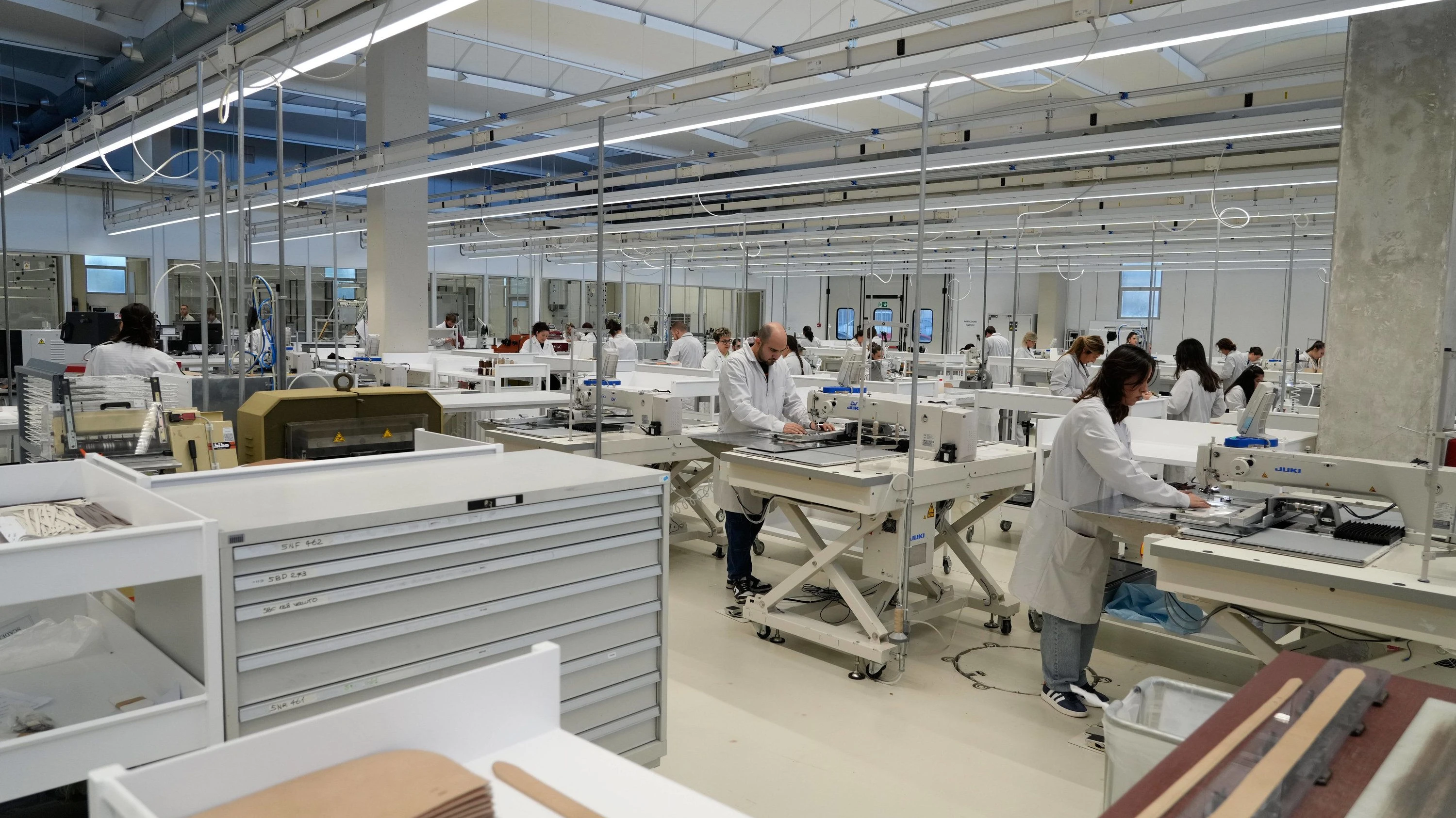 Prada, Gucci oder Versace: Die Luxusbranche braucht einen Neuanfang Prada, Gucci oder Versace: Die Luxusbranche braucht einen Neuanfang