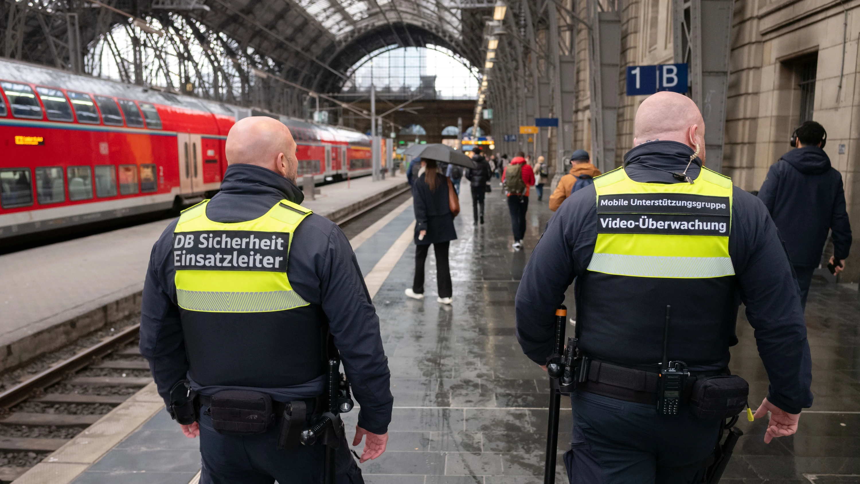 Deutsche Bahnhöfe: Eine komplette Kontrolle des Alkoholverbots ist illusorisch