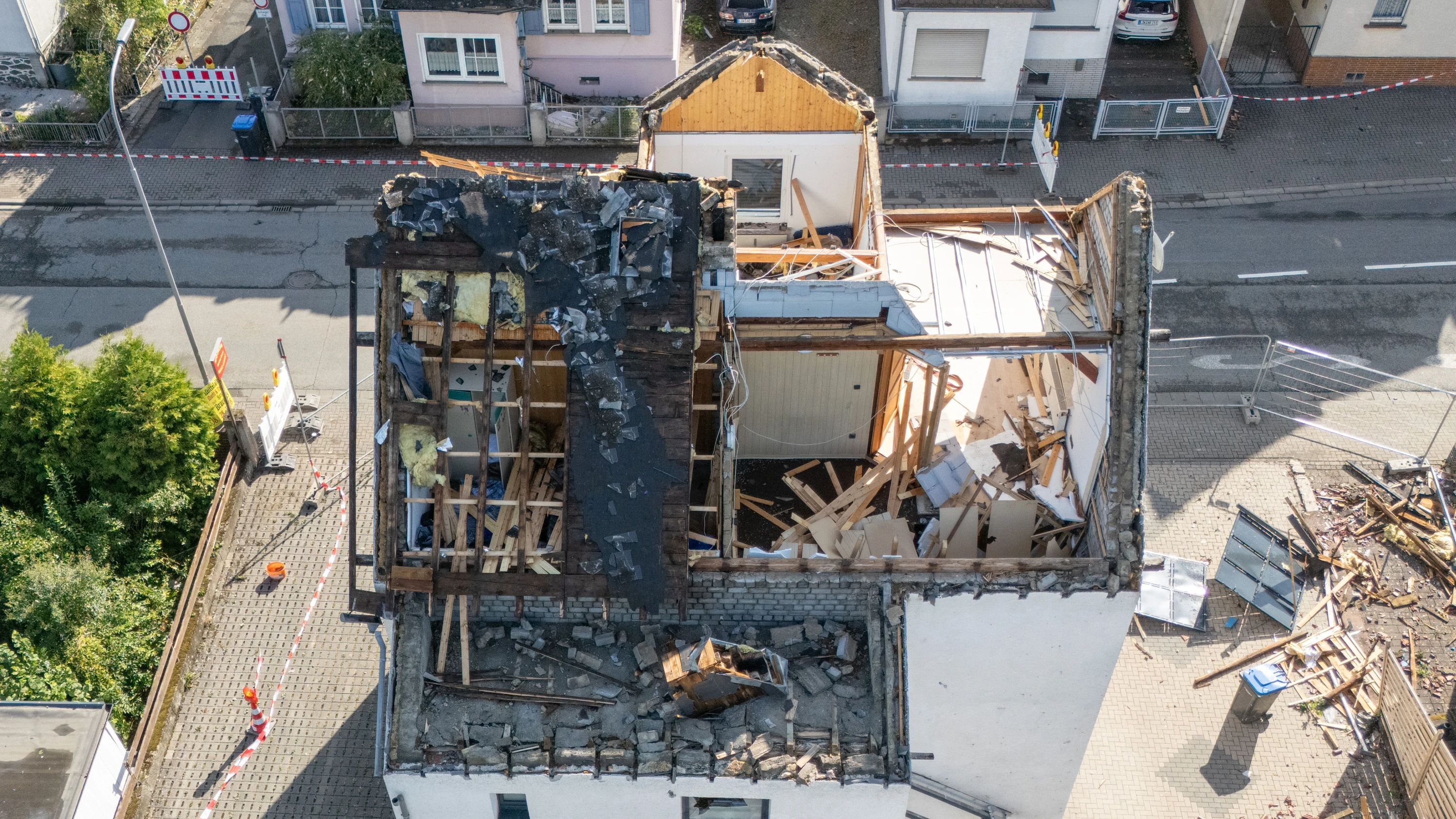 60 Häuser beschädigt: Land sagt Finanzhilfe nach Tornado in Mittelhessen zu