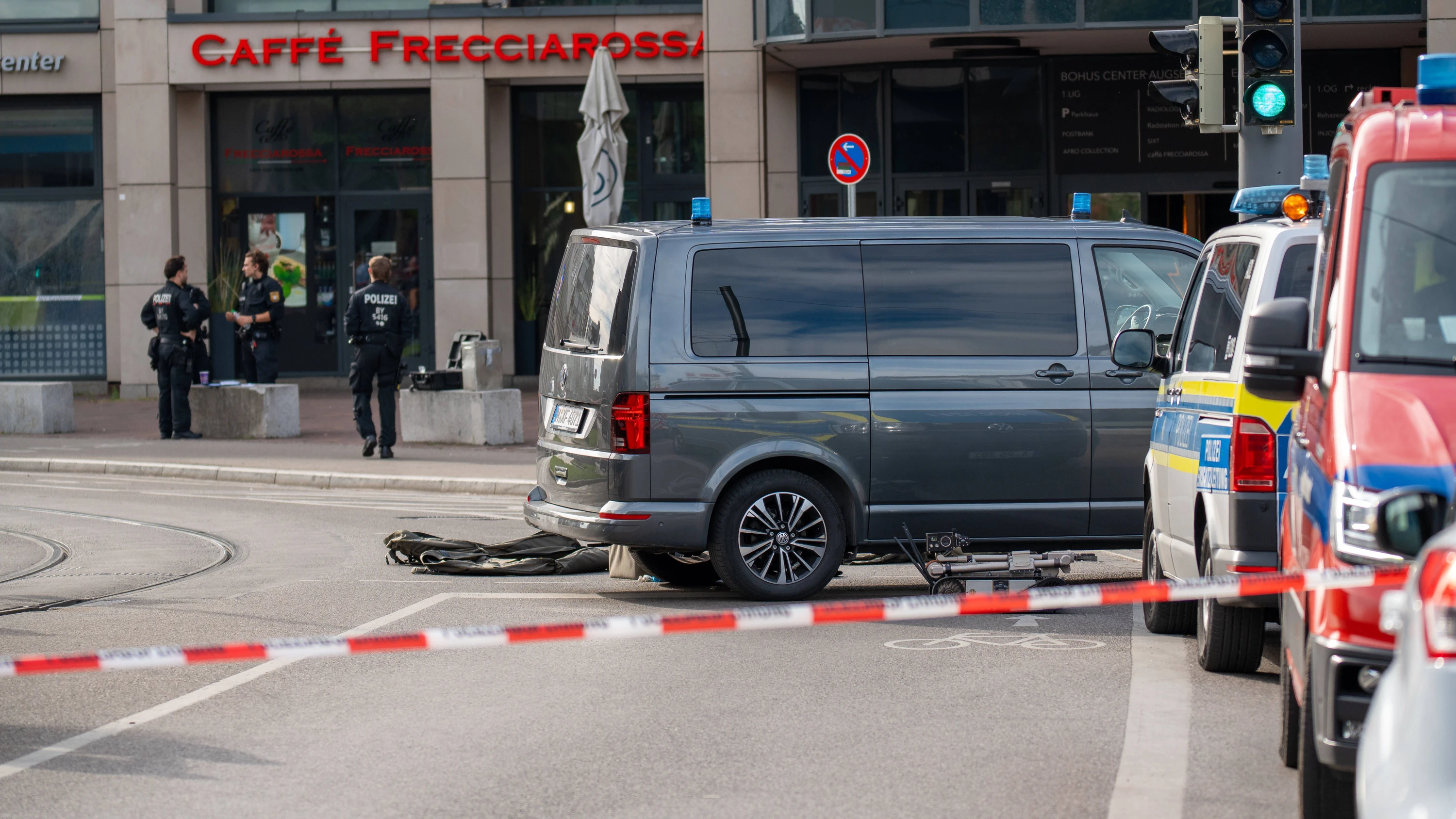 Am Augsburger Hauptbahnhof lief der Polizeieinsatz seit fünf Uhr am Morgen. - Imago