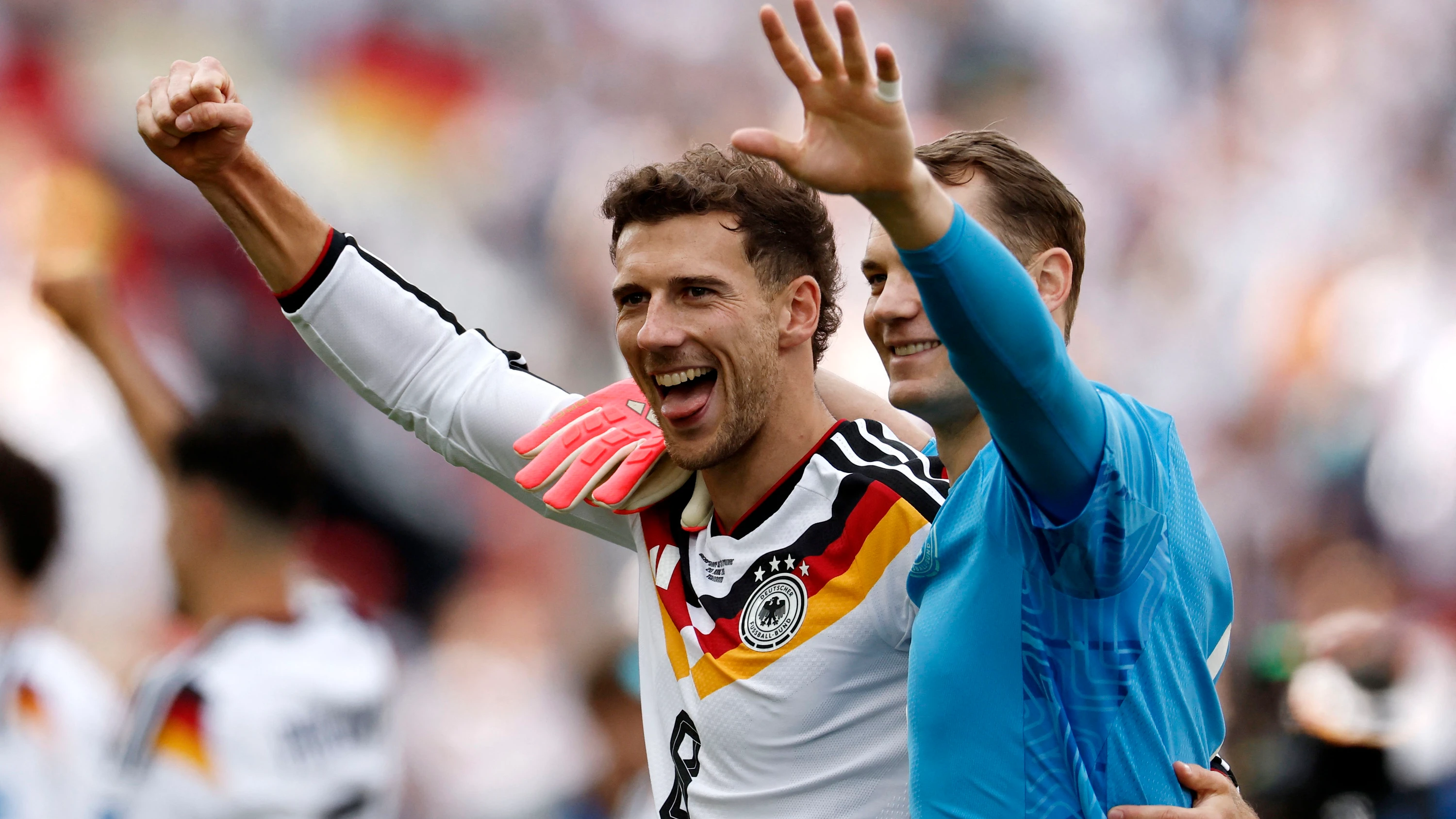 Freuen sich auf die K.-o.-Phase: Manuel Neuer und Leon Goretzka (links) - Reuters