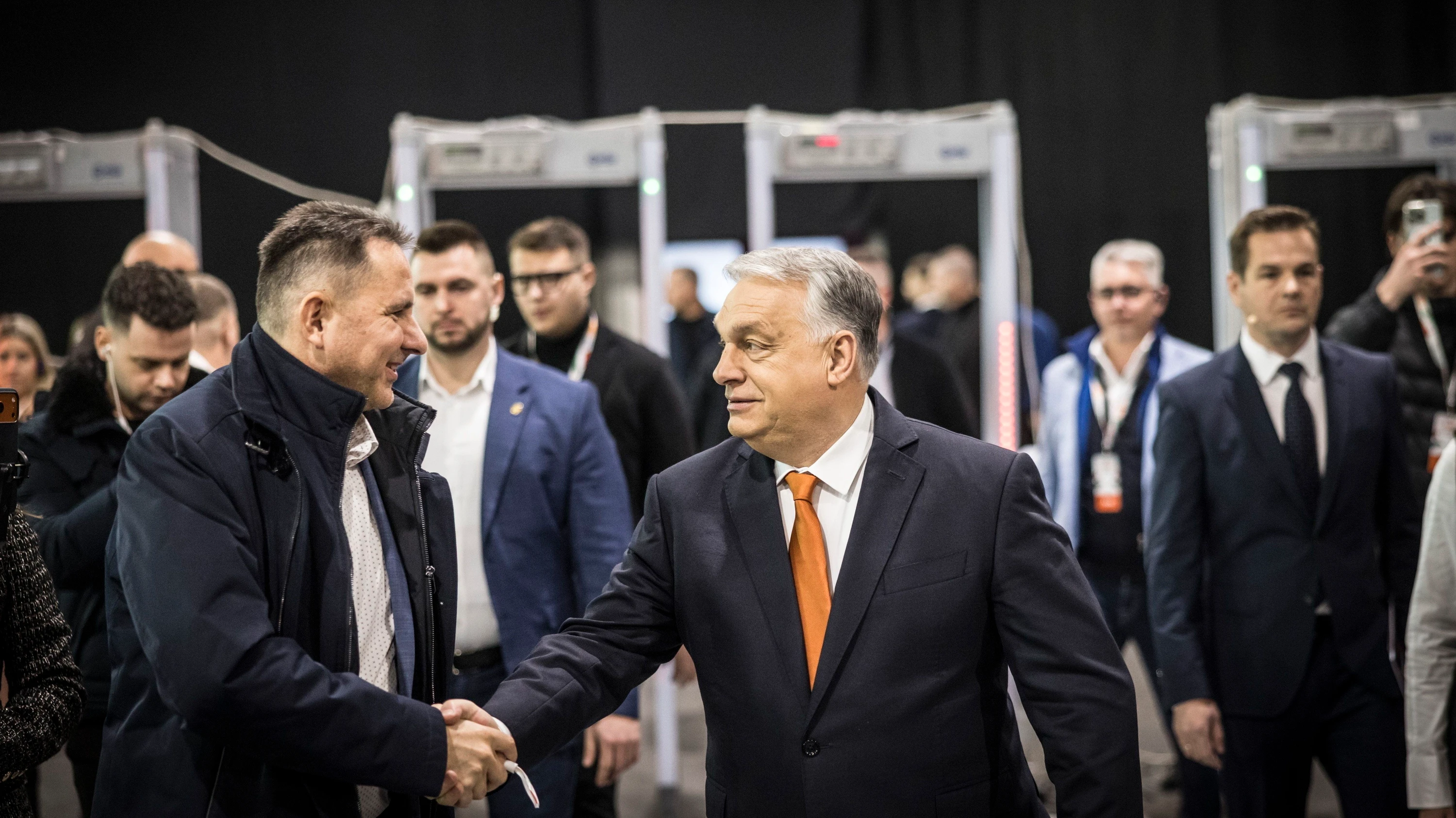 Ungarn vor der Wahl: Kiews Wahlkampfhilfe für Orbán Ungarn vor der Wahl: Kiews Wahlkampfhilfe für Orbán