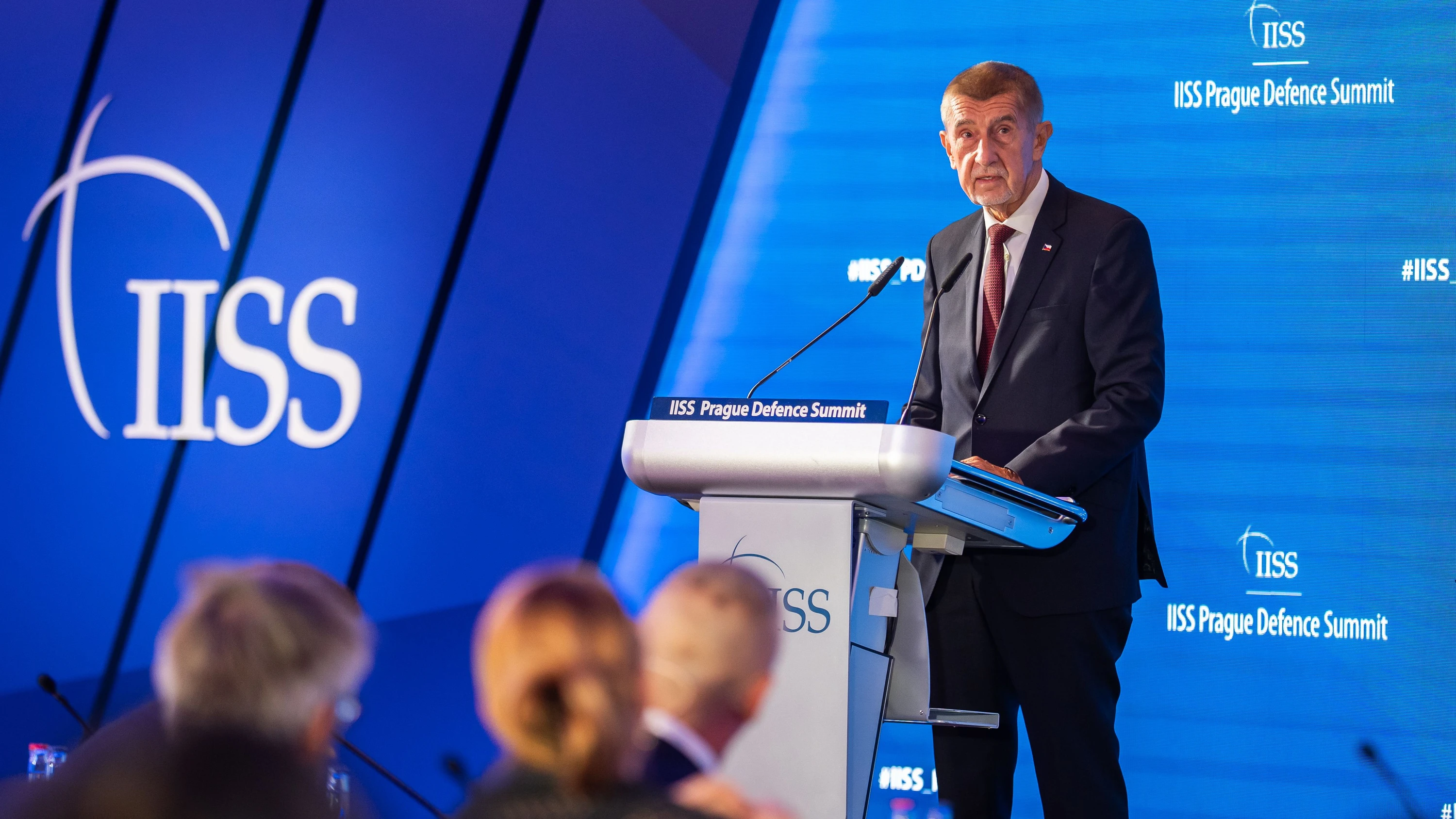 Prager IISS-Kongress: Wie „total“ soll unsere Verteidigung sein?