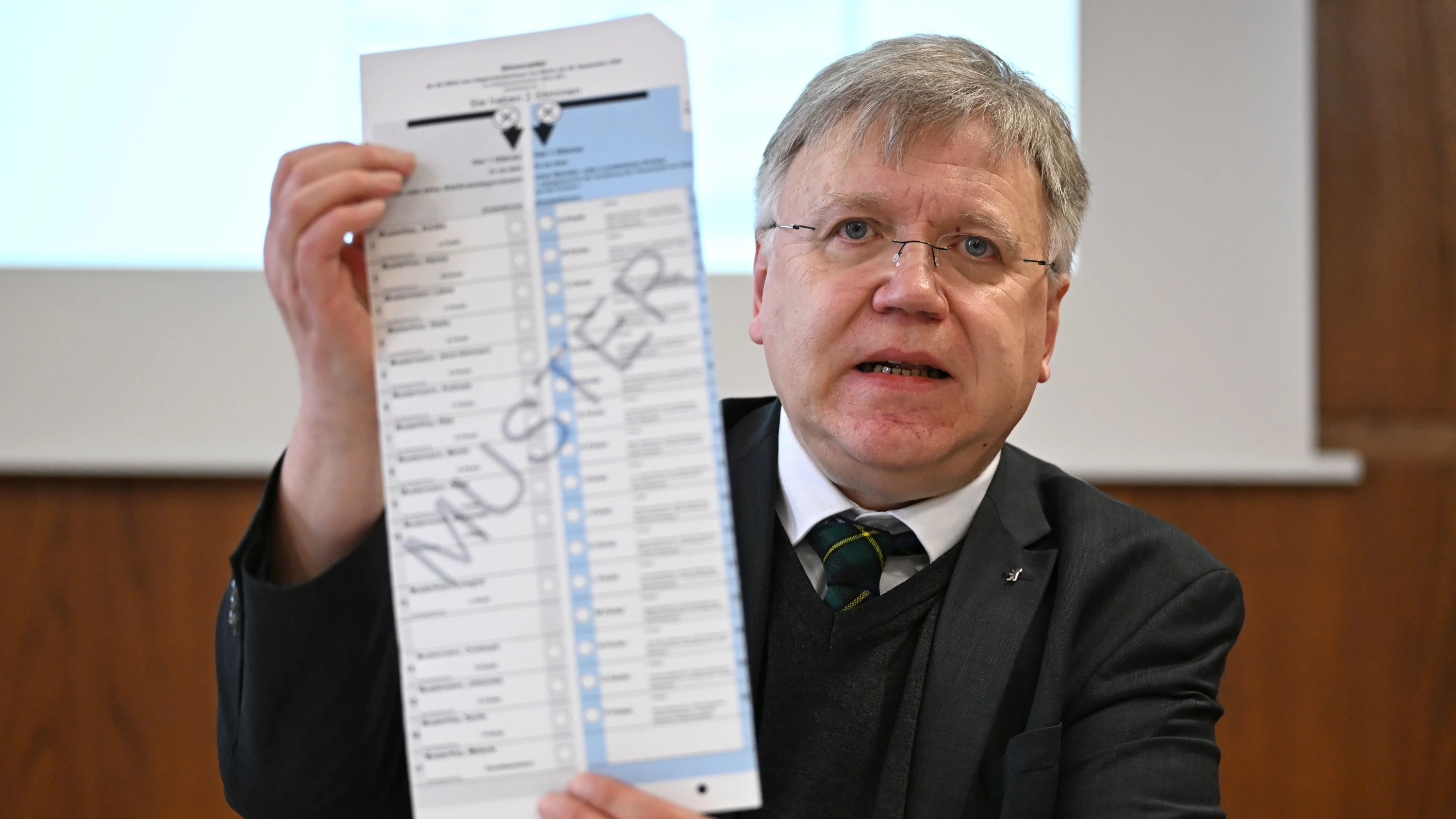 Wahlleiter in Berlin: Er soll Pannen wie 2021 in der Hauptstadt vermeiden Wahlleiter in Berlin: Er soll Pannen wie 2021 in der Hauptstadt vermeiden