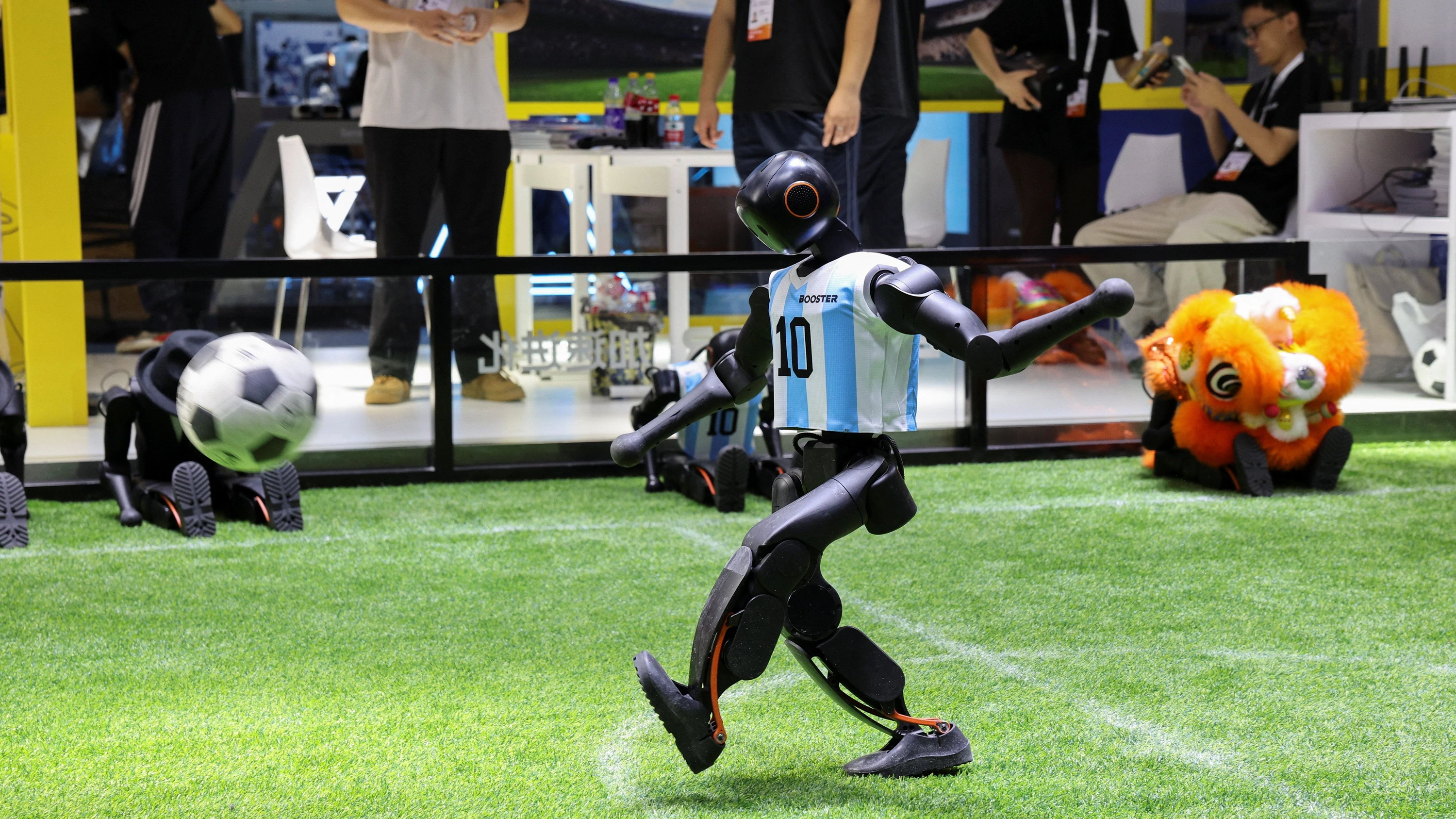 INCHEON: Robo-Cup: Humanoide Roboter spielen um den WM Titel 2026