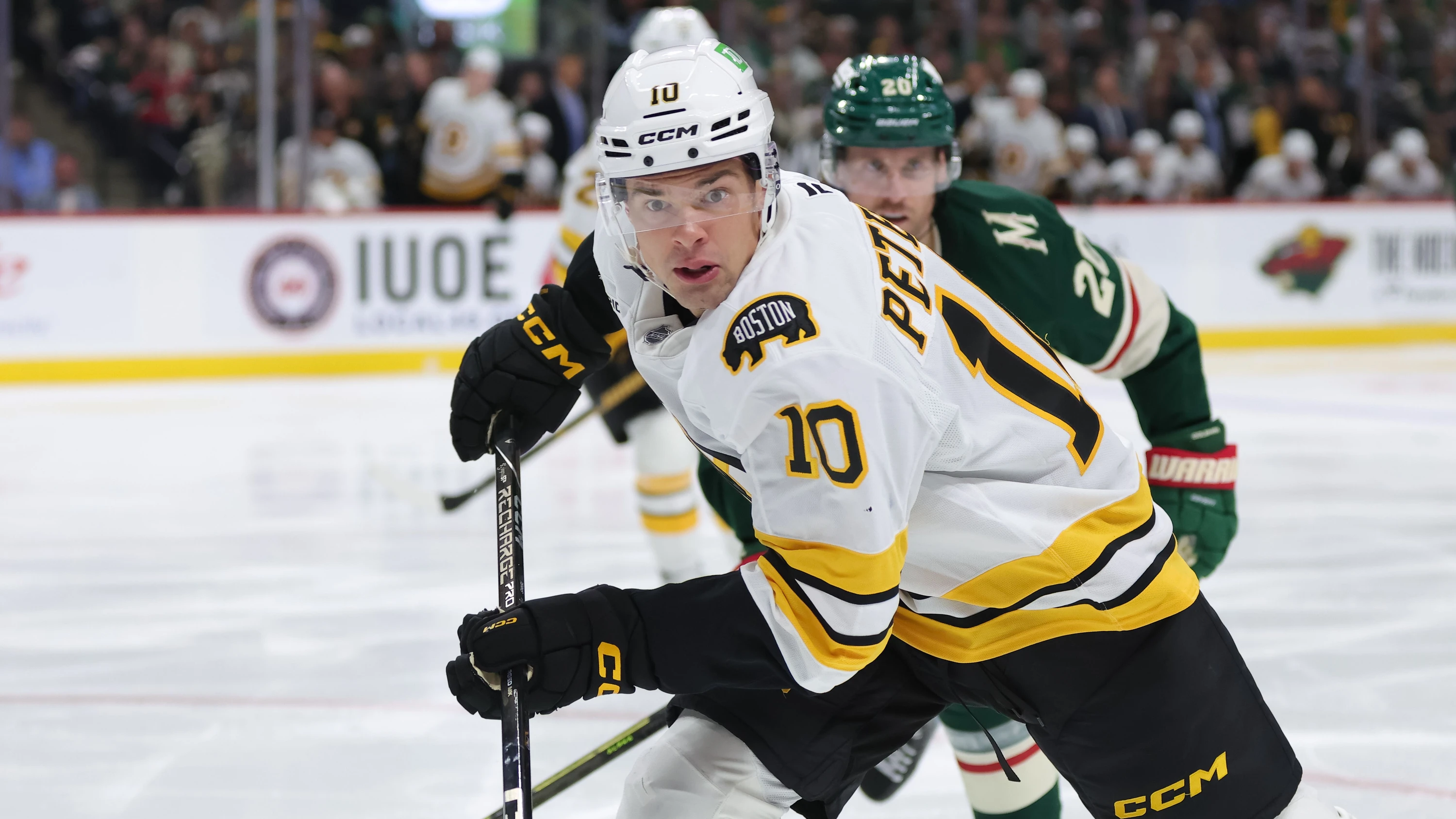 Deutsche NHL-Größe: Als würde Peterka Blut wittern