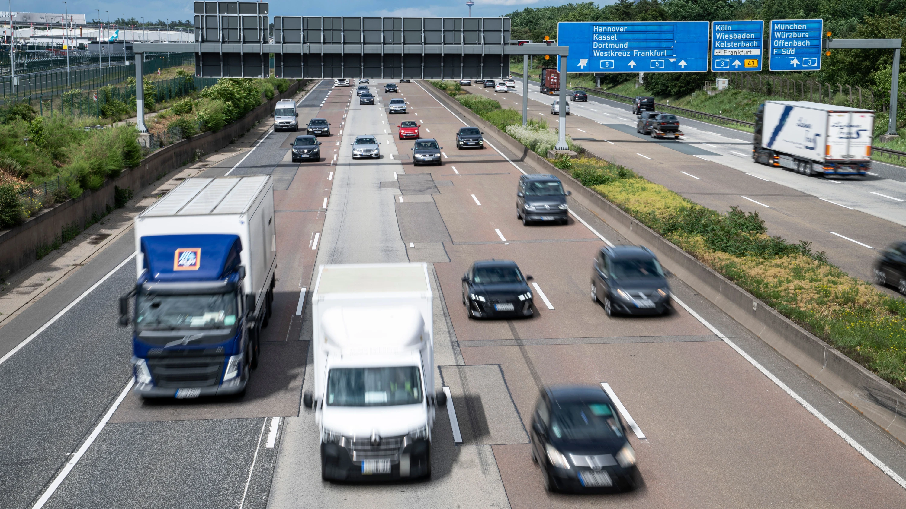 Rhein-Main-Liveblog: Wegen Niedrigwasser: Hessen lockert Lkw-Fahrverbot