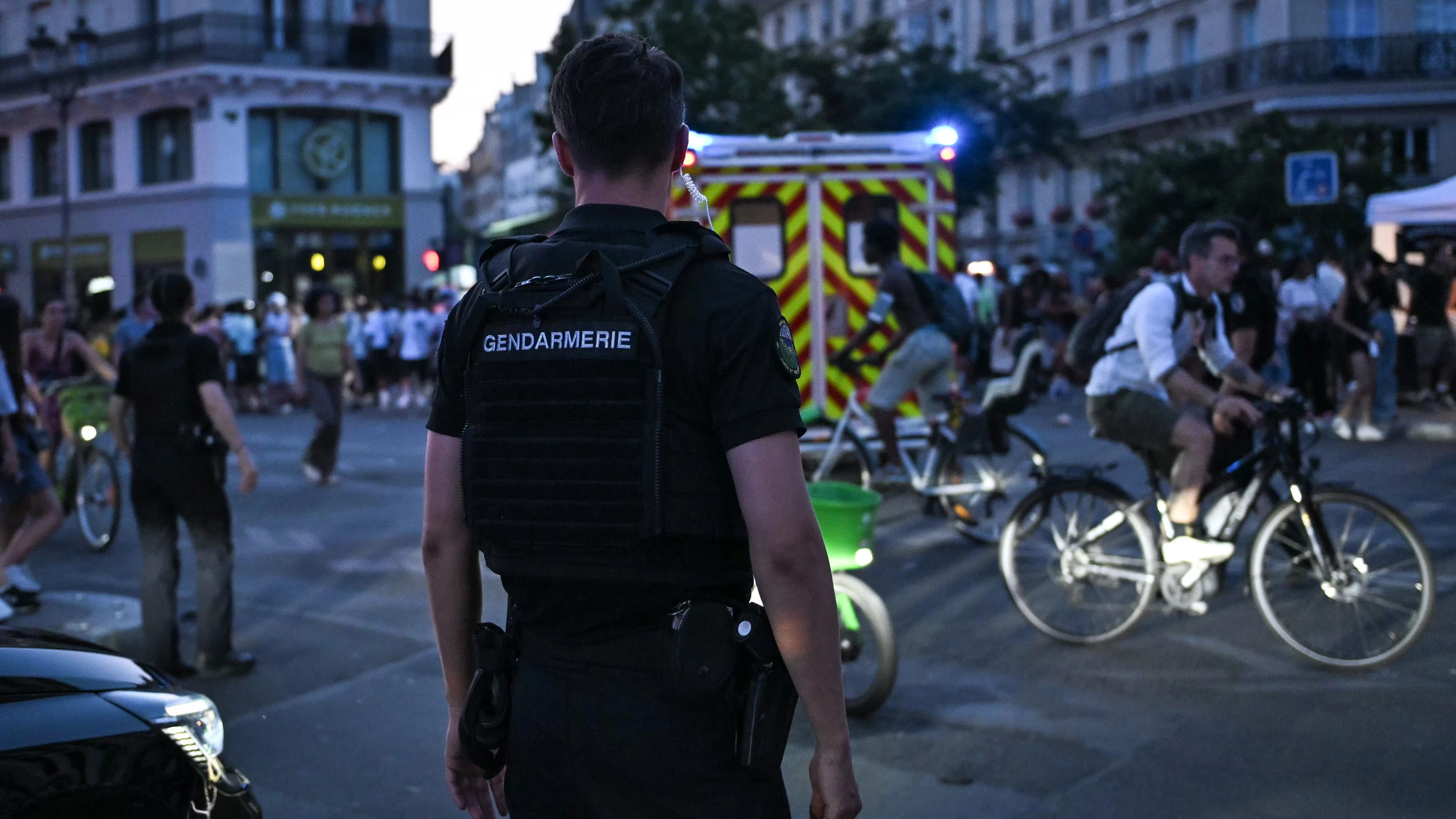 REchte Verbindungen: Polizist in Frankreich unter Terrorverdacht festgenommen REchte Verbindungen: Polizist in Frankreich unter Terrorverdacht festgenommen