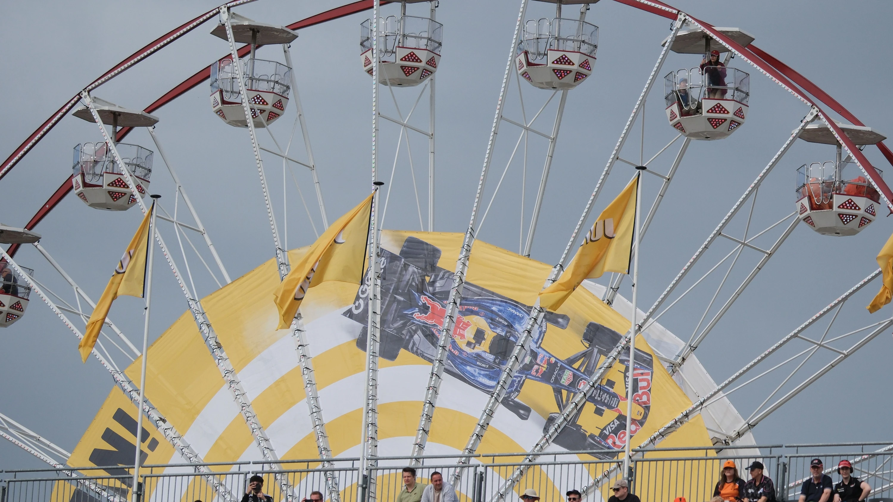 Die Räder drehen sich weiter – anderenorts: Die Formel 1 verabschiedet sich aus Zandvoort. - AP Photo/Darko Bandic