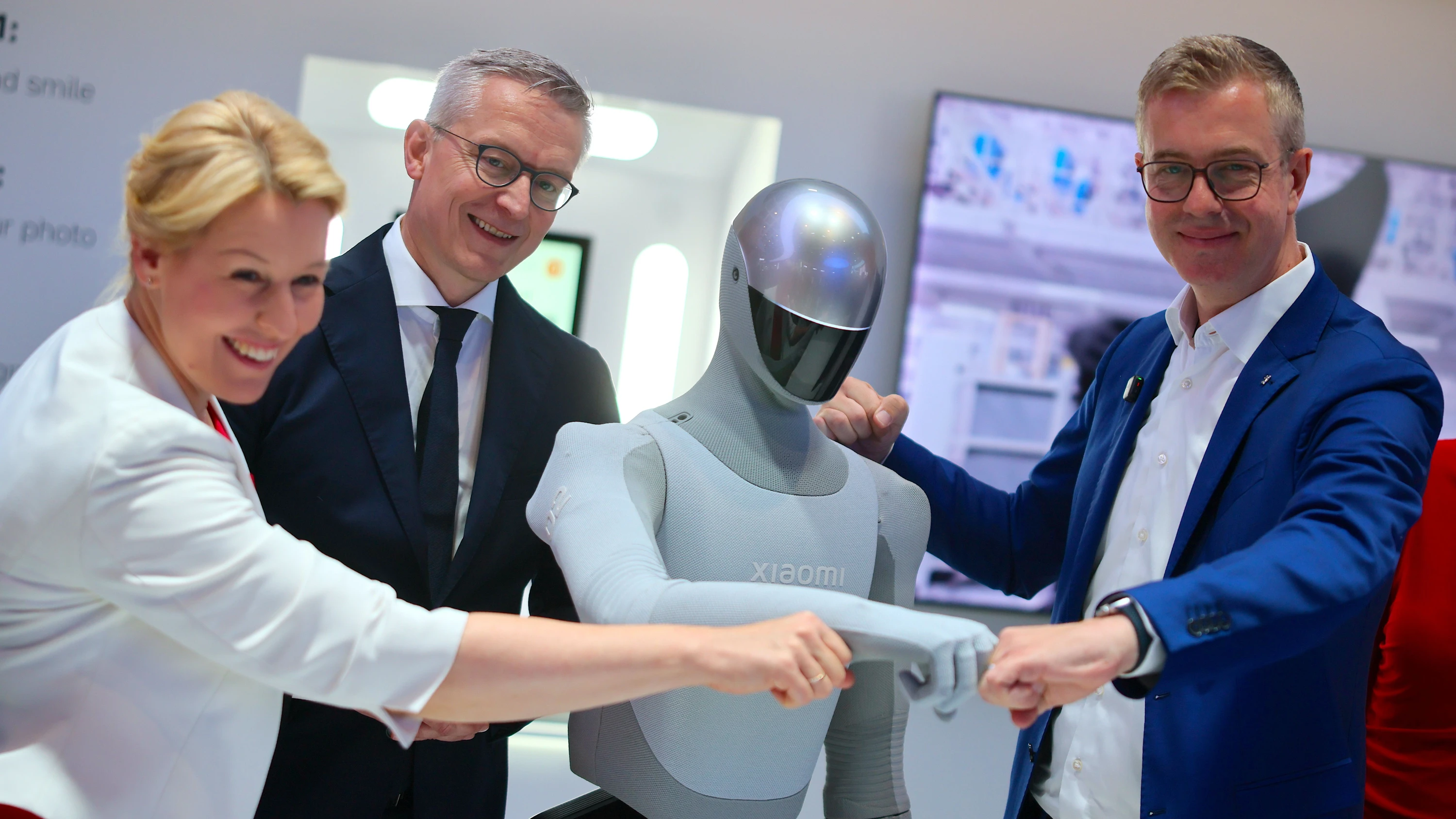 Interview mit dem Digitalminister: Muss uns KI Angst machen, Herr Wildberger?