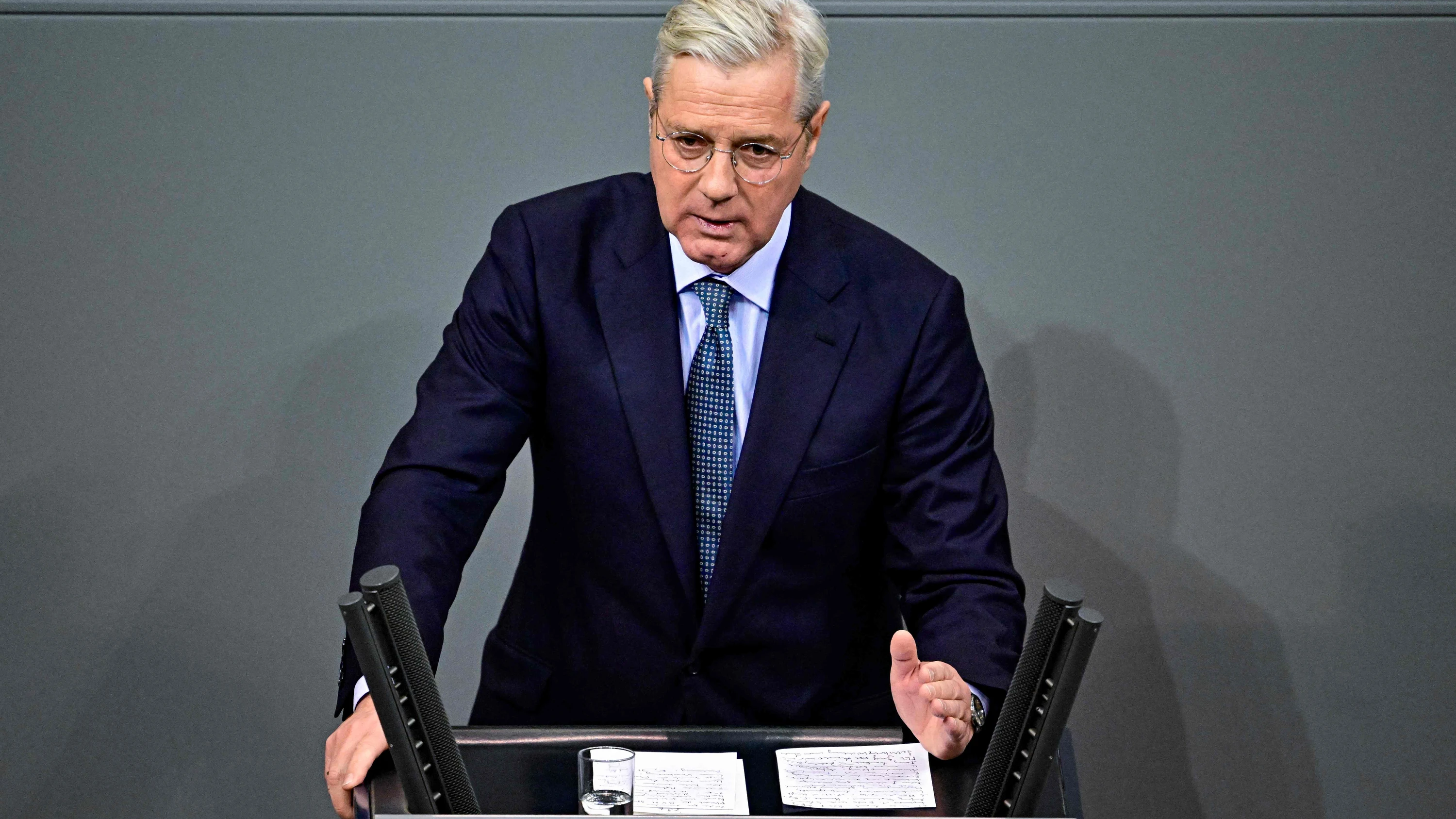 Liveblog Innenpolitik: Außenpolitiker der Union für deutsche Truppen zum Schutz der Ukraine Liveblog Innenpolitik: Außenpolitiker der Union für deutsche Truppen zum Schutz der Ukraine