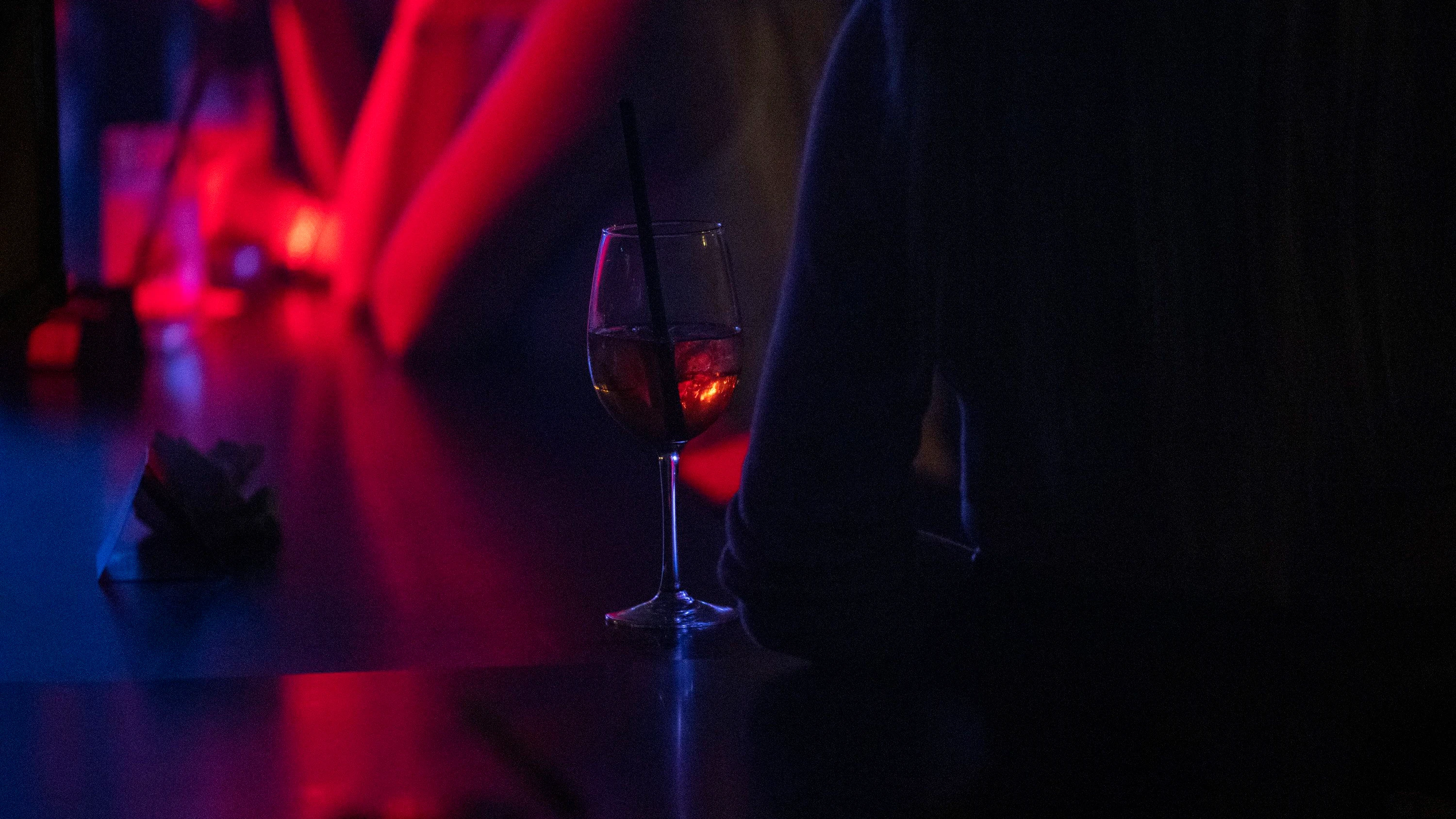 Kolumne: Durch die Nacht: Zwischen Clubkultur und Kassensturz Kolumne: Durch die Nacht: Zwischen Clubkultur und Kassensturz