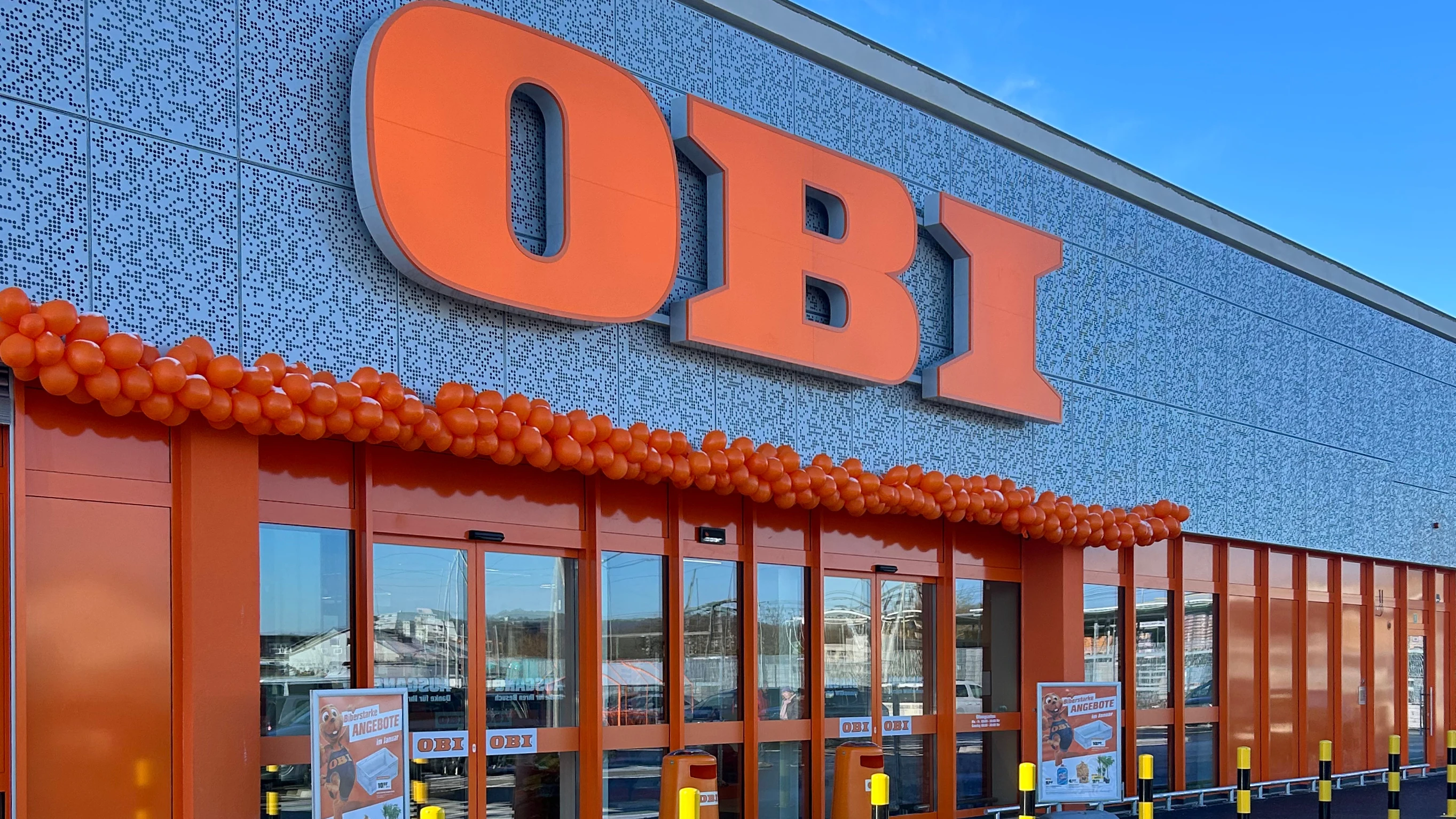 Zelebriert die Farbe Orange: ein Baumarkt von Obi - Obi
