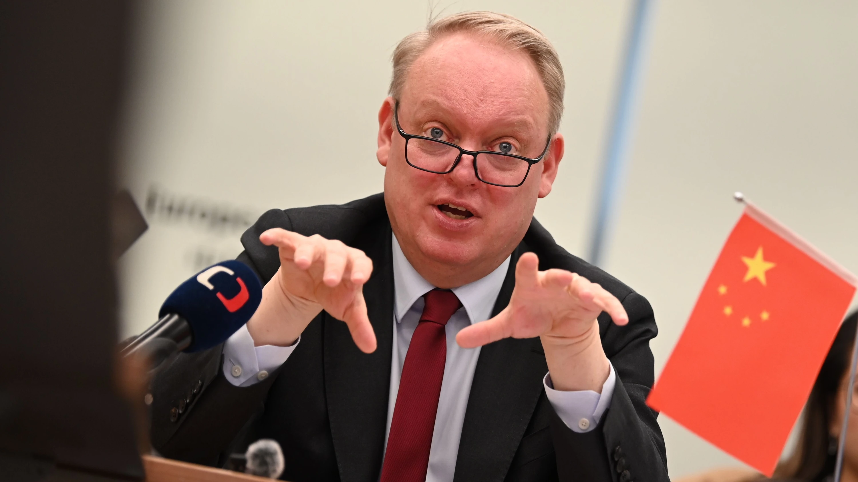 Business-Ticker: „Weiß nicht, ob Europa ohne China überhaupt Zahnpaste herstellen könnte“