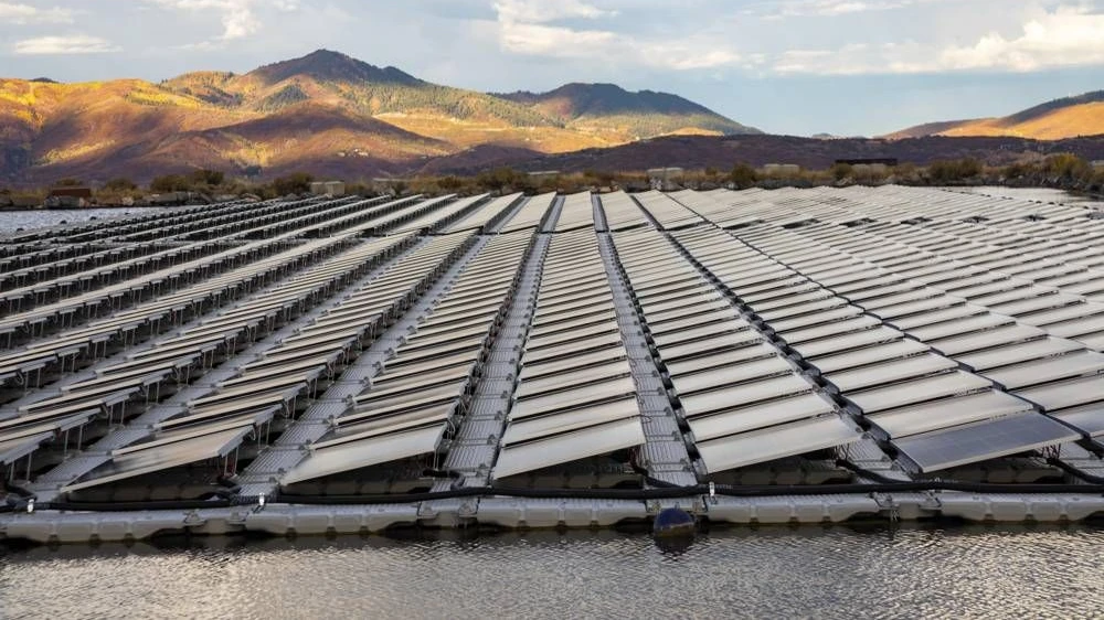 Zukunft der Photovoltaik: Im Labor ein Alleskönner Zukunft der Photovoltaik: Im Labor ein Alleskönner