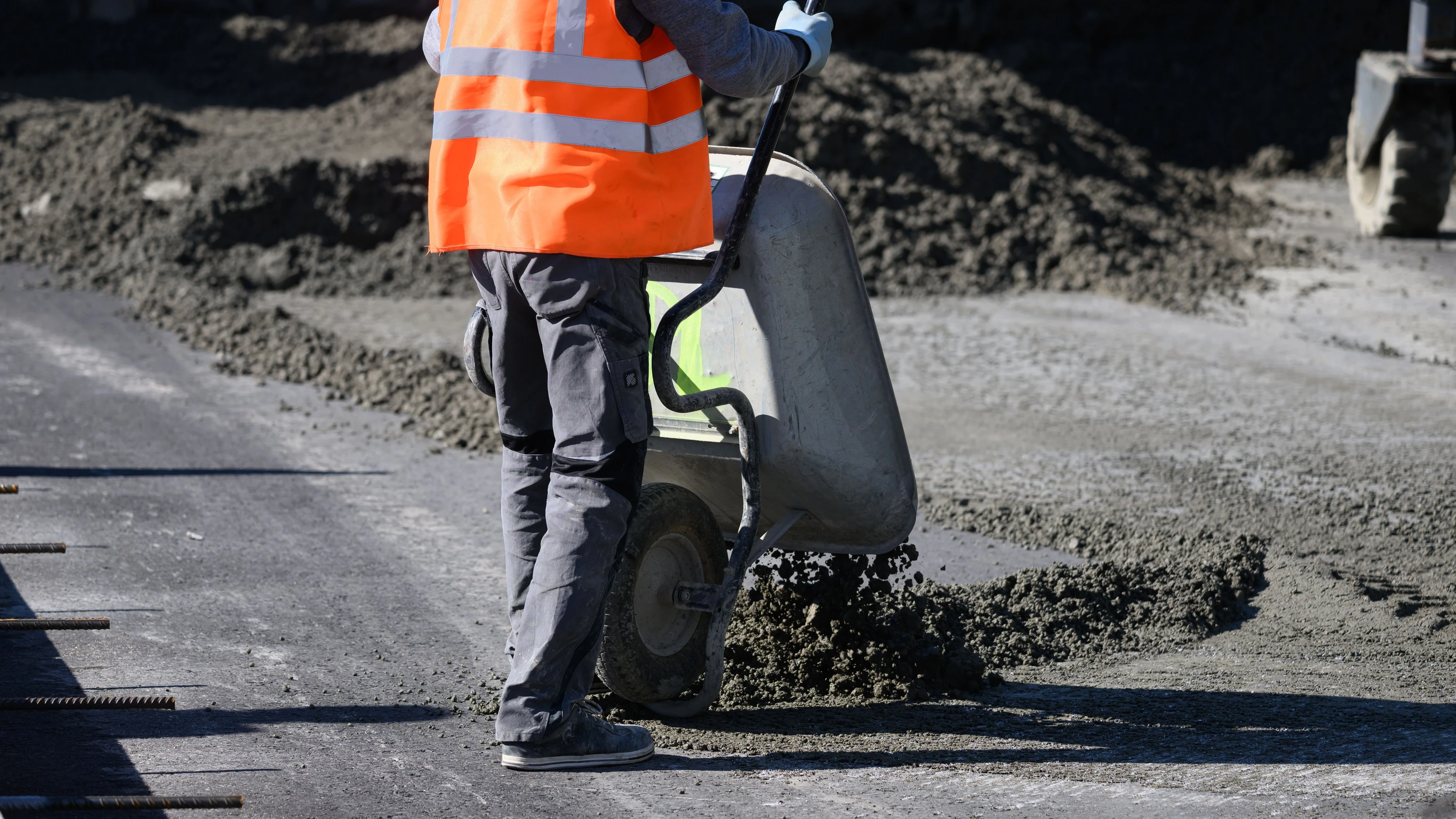 Laster fährt in Baustelle: Arbeiter stirbt bei Unfall auf A6
