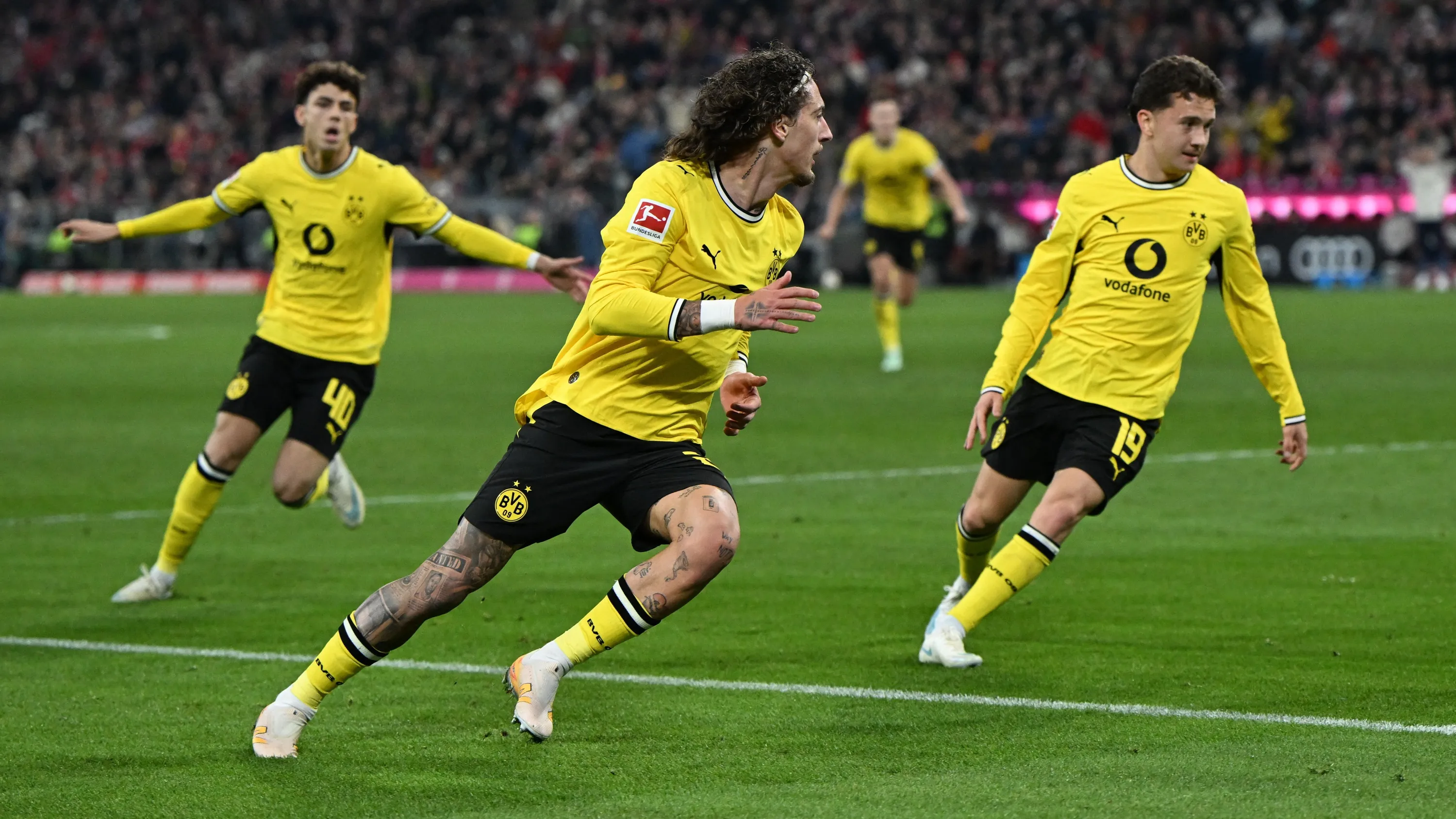 Bundesliga-Topspiel: Kane verschießt Elfmeter – BVB gleicht spät in München aus