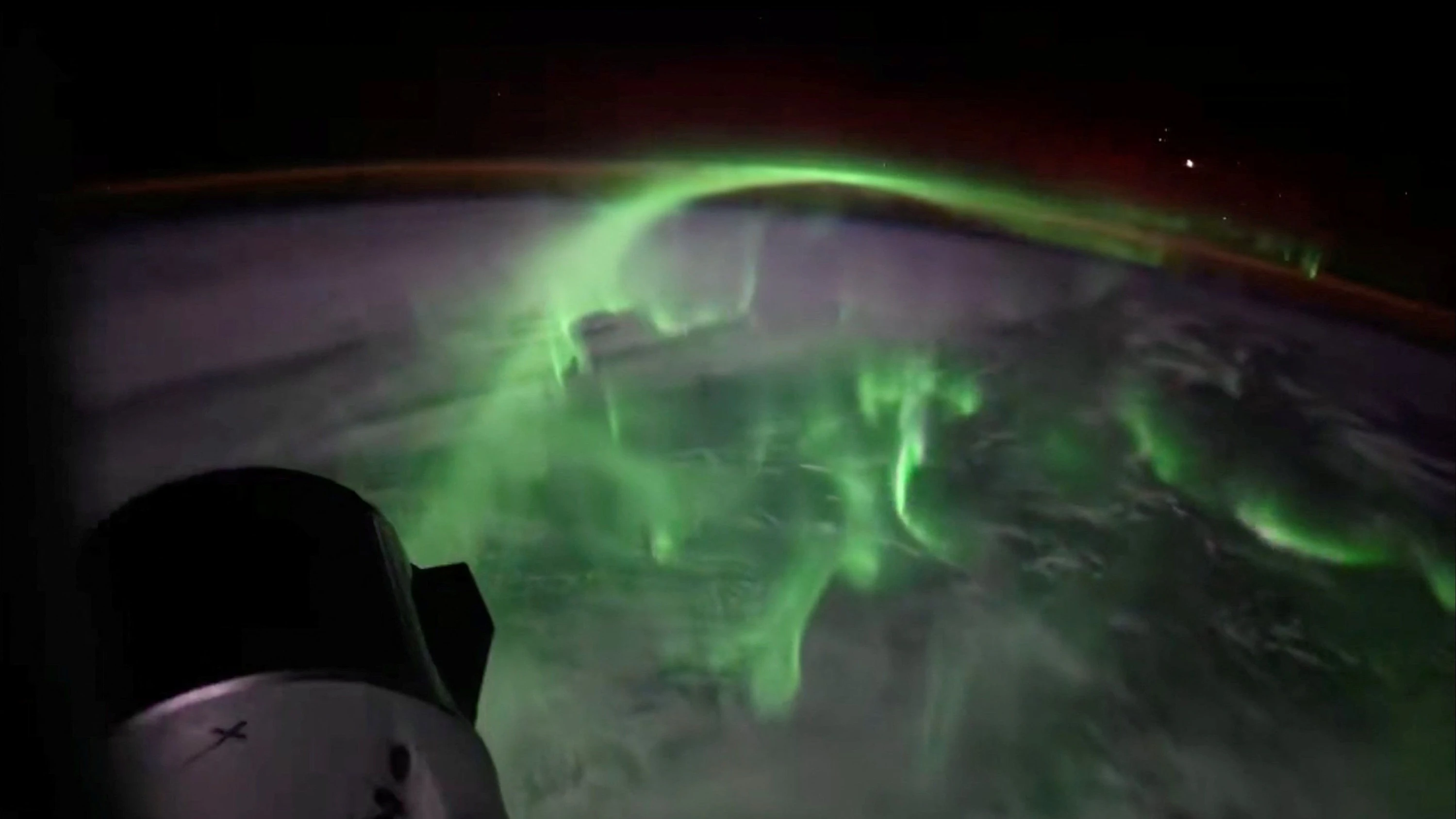 Aurora Australis: NASA-Astronautin filmt Südlichte