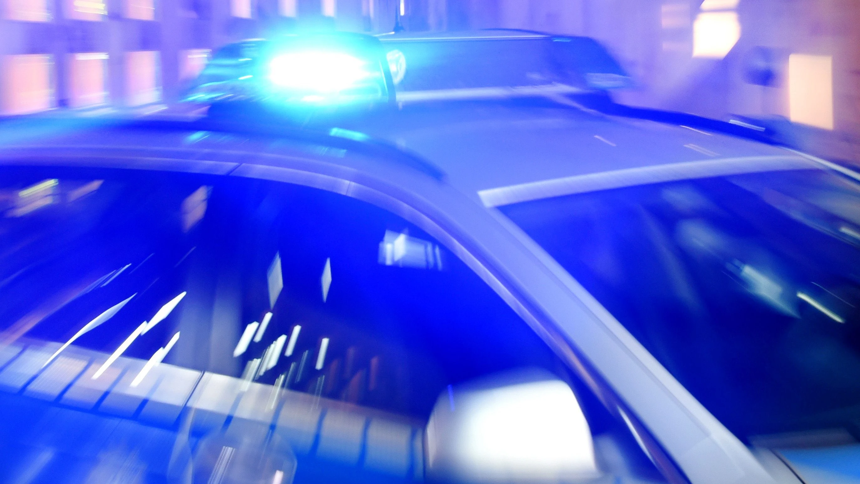 Führerschein weg: 18-Jähriger rast mit 160 km/h durch Dortmund Führerschein weg: 18-Jähriger rast mit 160 km/h durch Dortmund