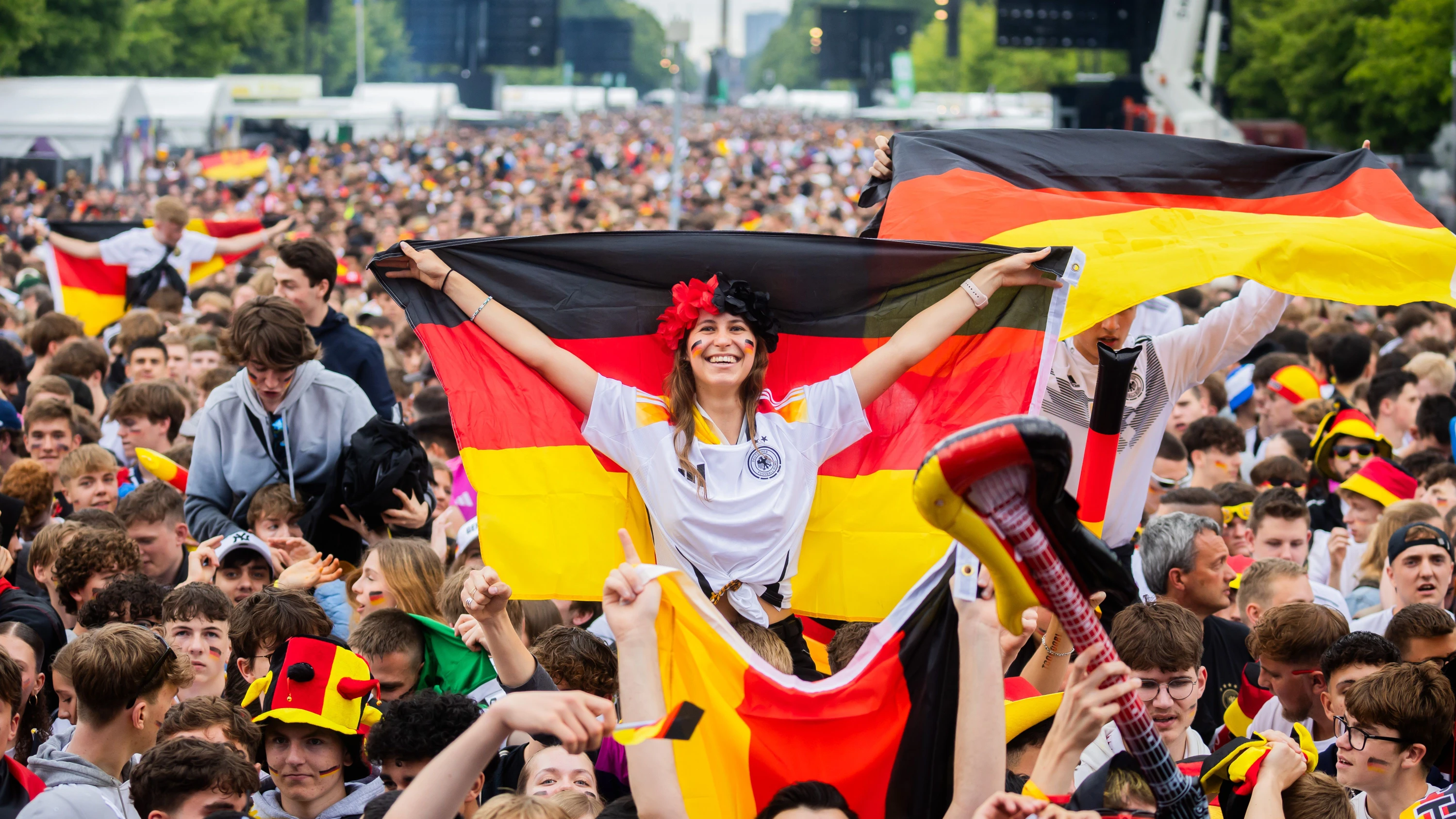 Viele Spiele in der Nacht: Entscheidung zu Public Viewing bei Fußball-WM im Sommer getroffen