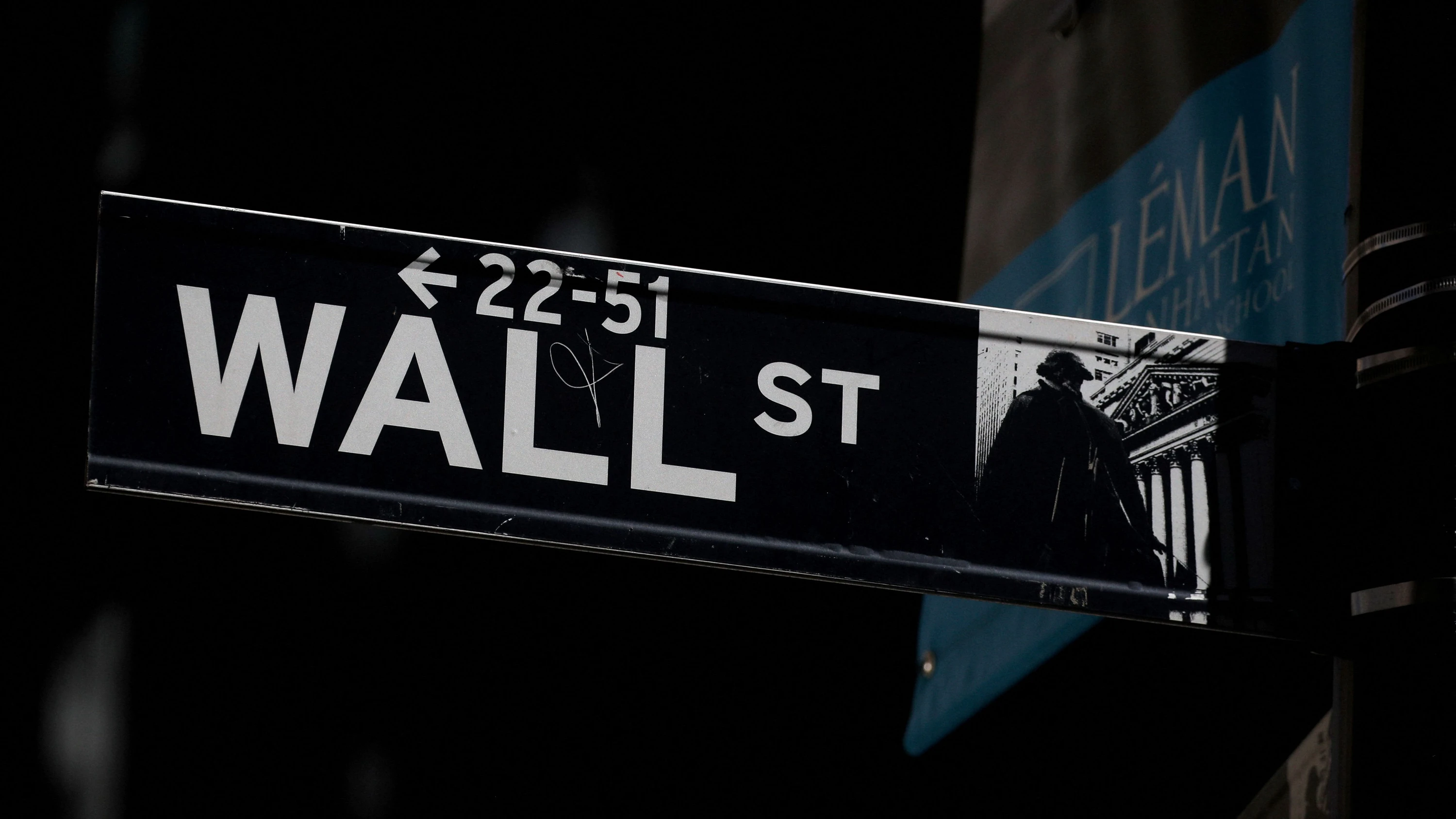 Wall Street: Hacker versuchen Finanzprofis mit einfachem Telefon-Trick zu täuschen