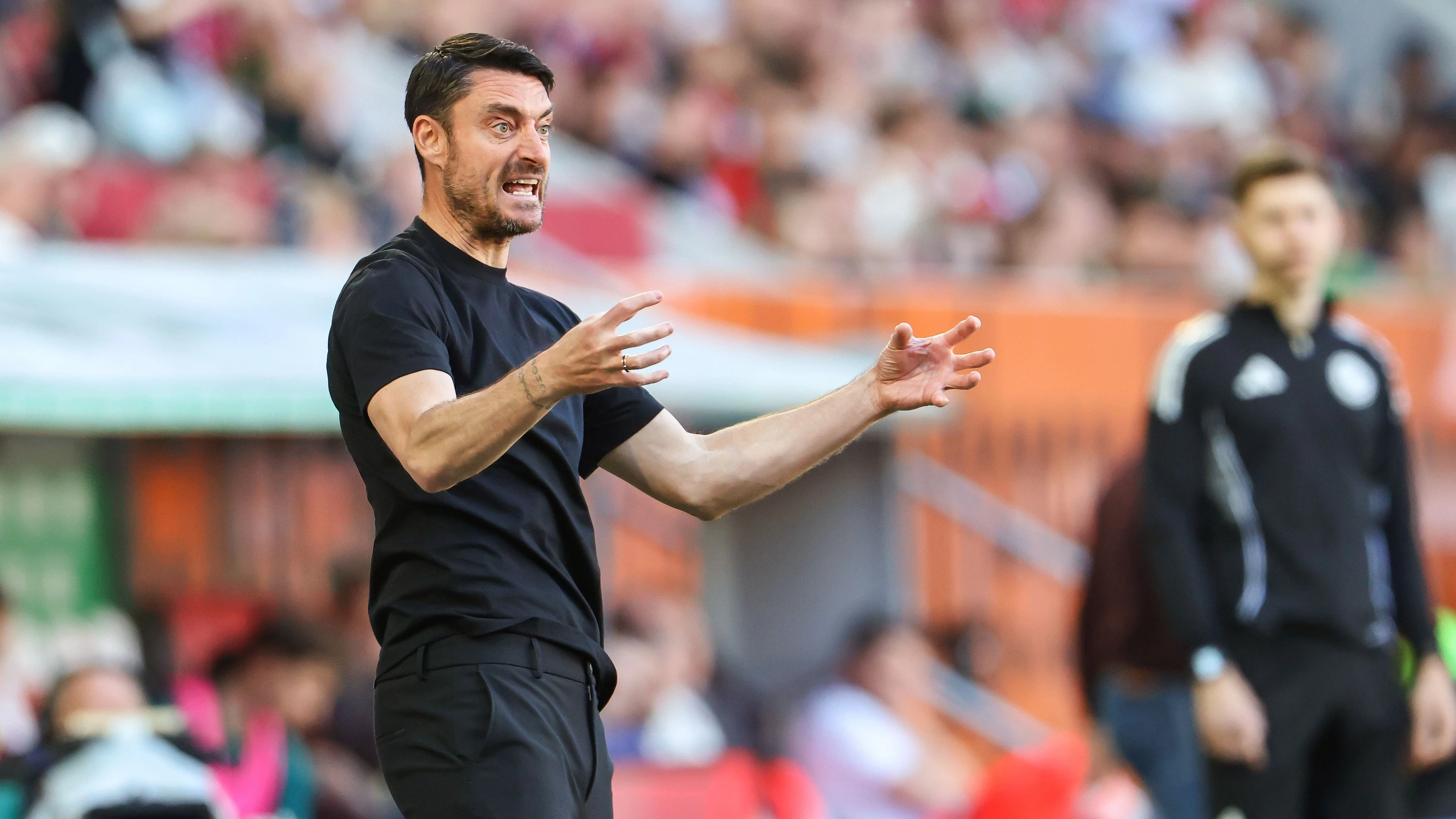 1:1 in Augsburg: Die Eintracht sucht sich weiter selbst