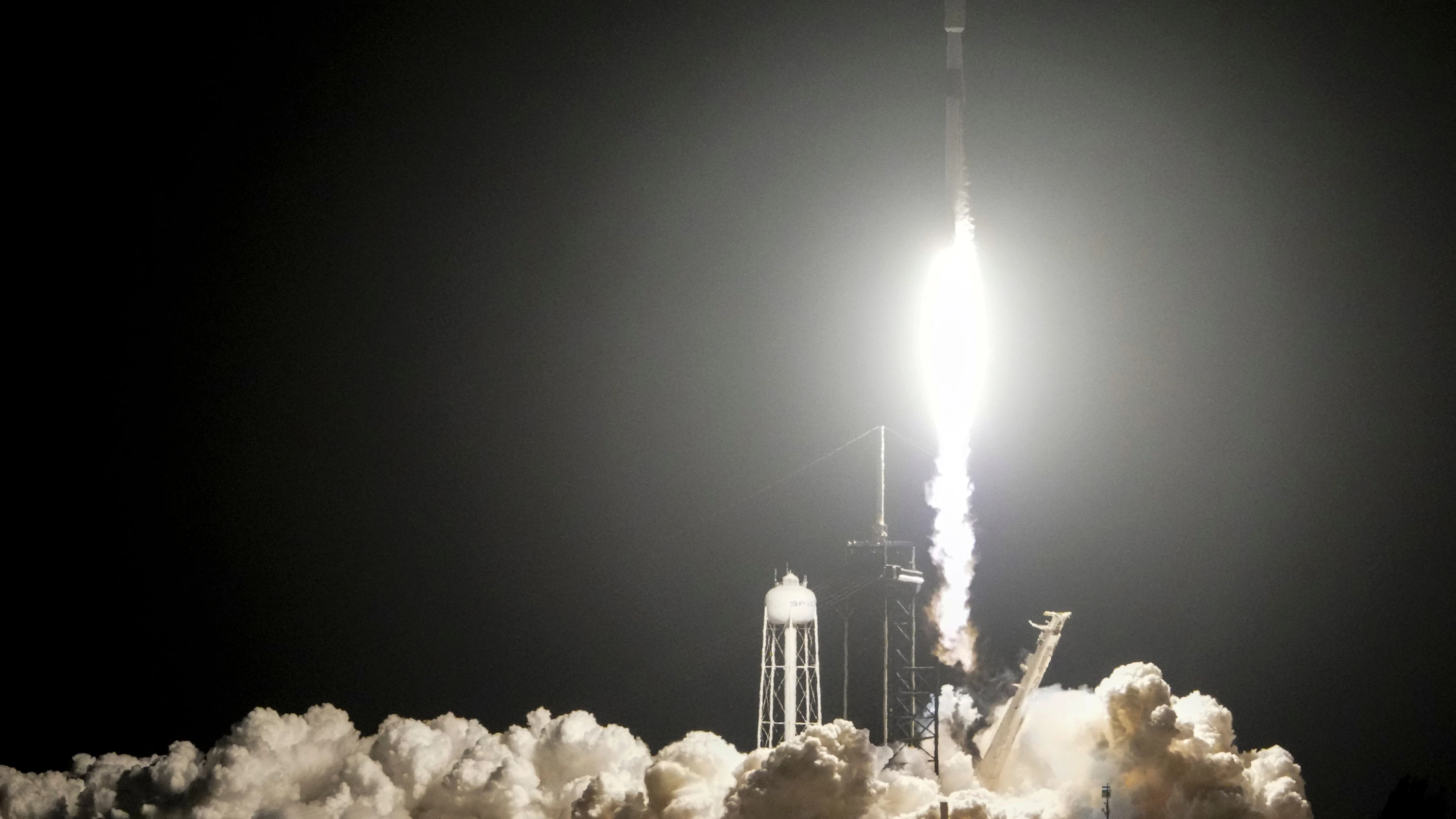 Mögliche Kollision: Teil von SpaceX-Rakete könnte ungeplant auf Mond aufschlagen Mögliche Kollision: Teil von SpaceX-Rakete könnte ungeplant auf Mond aufschlagen