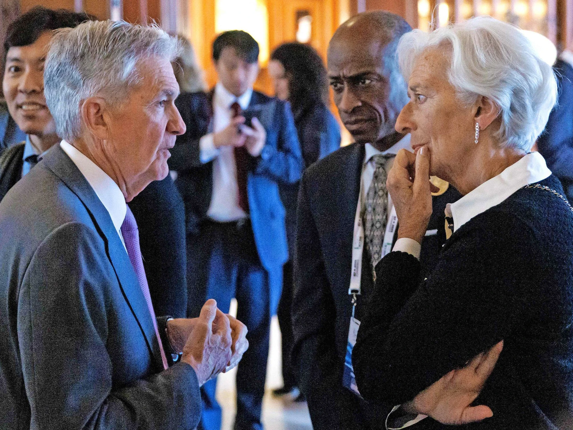 EZB und Fed vor heiklen Zinsentscheidungen: Was Sparer und Anleger jetzt  wissen müssen | FAZ