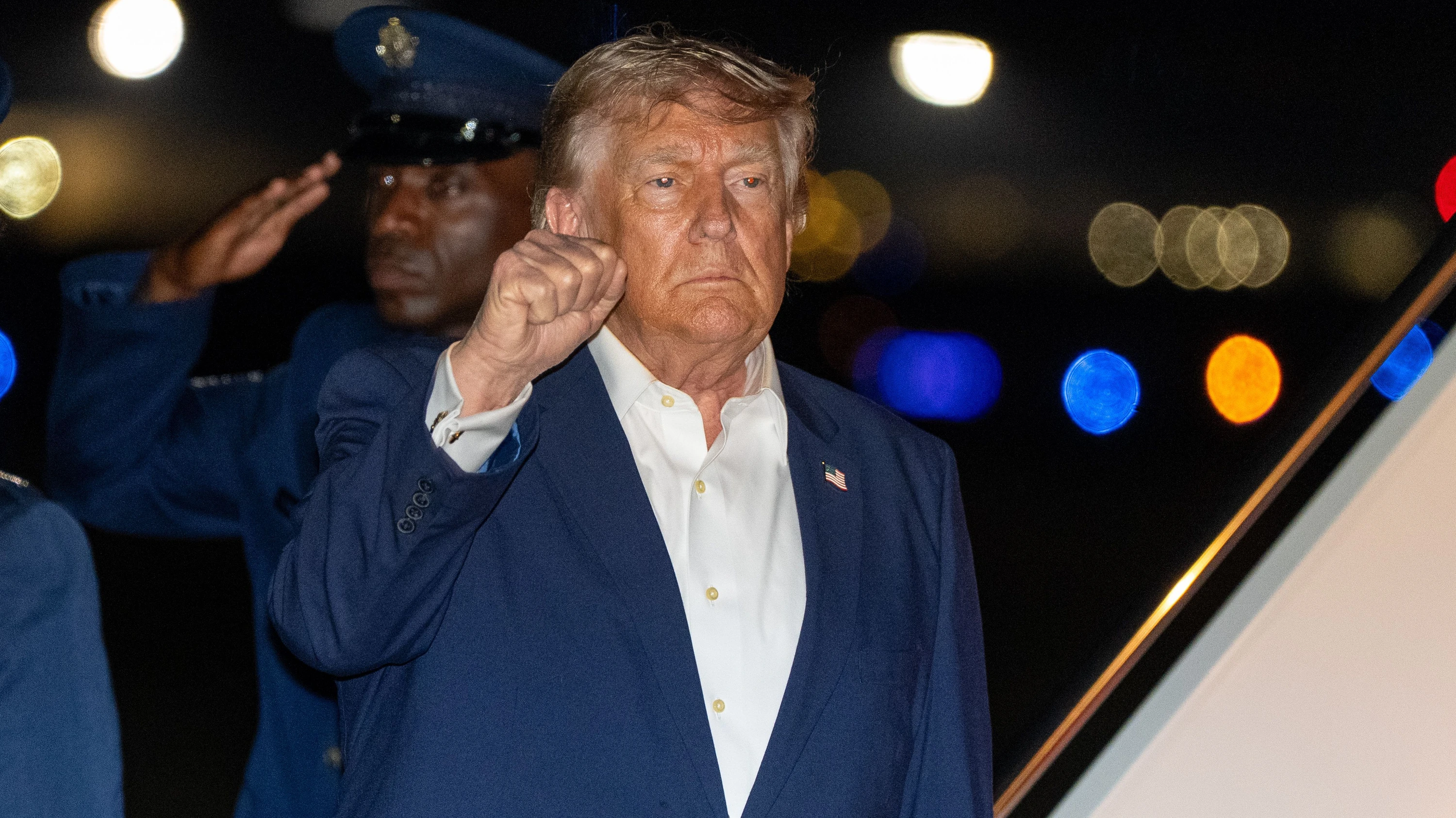 Liveblog Ukrainekrieg: Trump bietet nach Gesprächen mit Putin und Selenskyj Vermittlung an Liveblog Ukrainekrieg: Trump bietet nach Gesprächen mit Putin und Selenskyj Vermittlung an