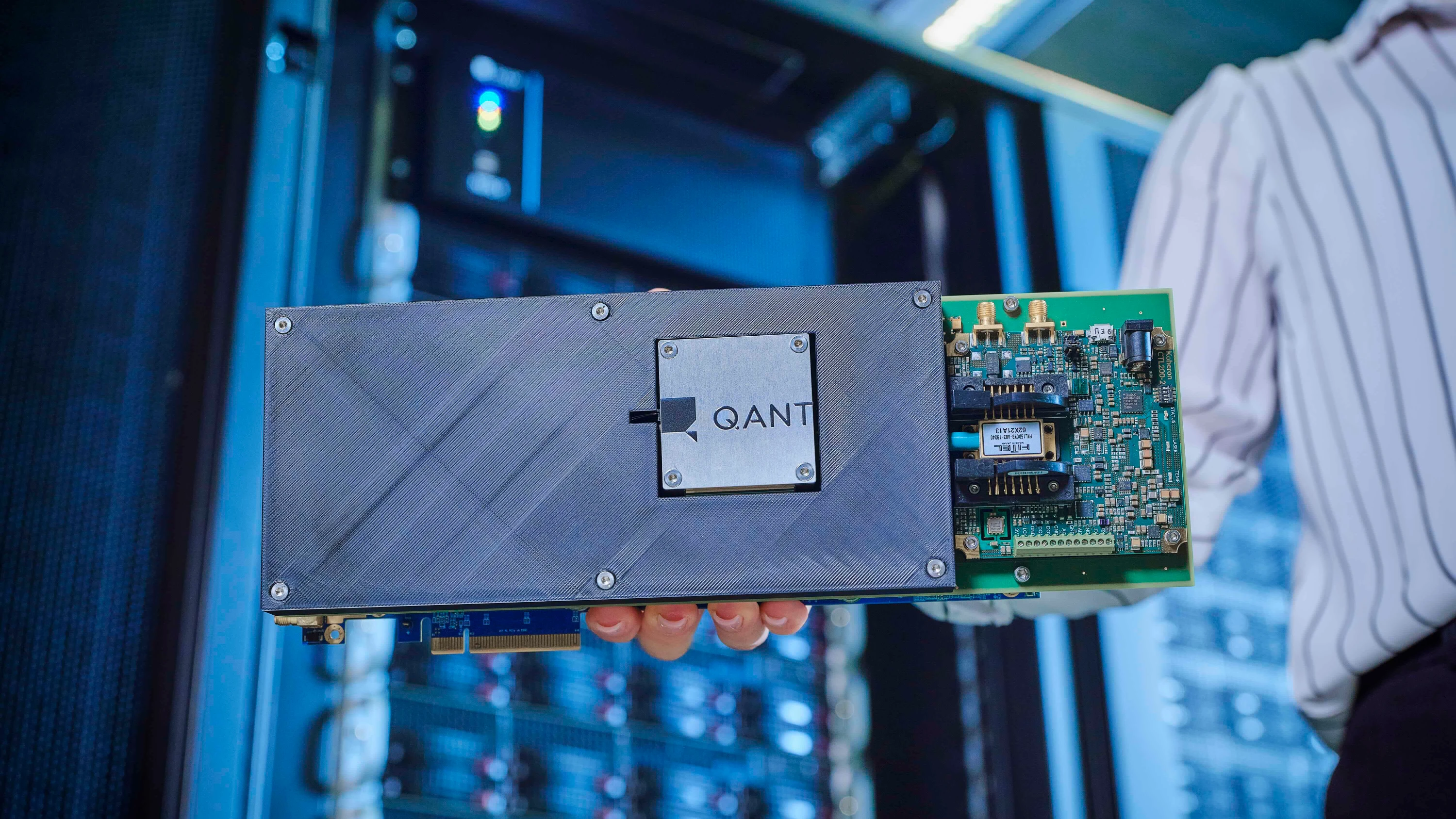 Der photonische Rechenchip von Q.ANT in einem Datenzentrum - Q.ant