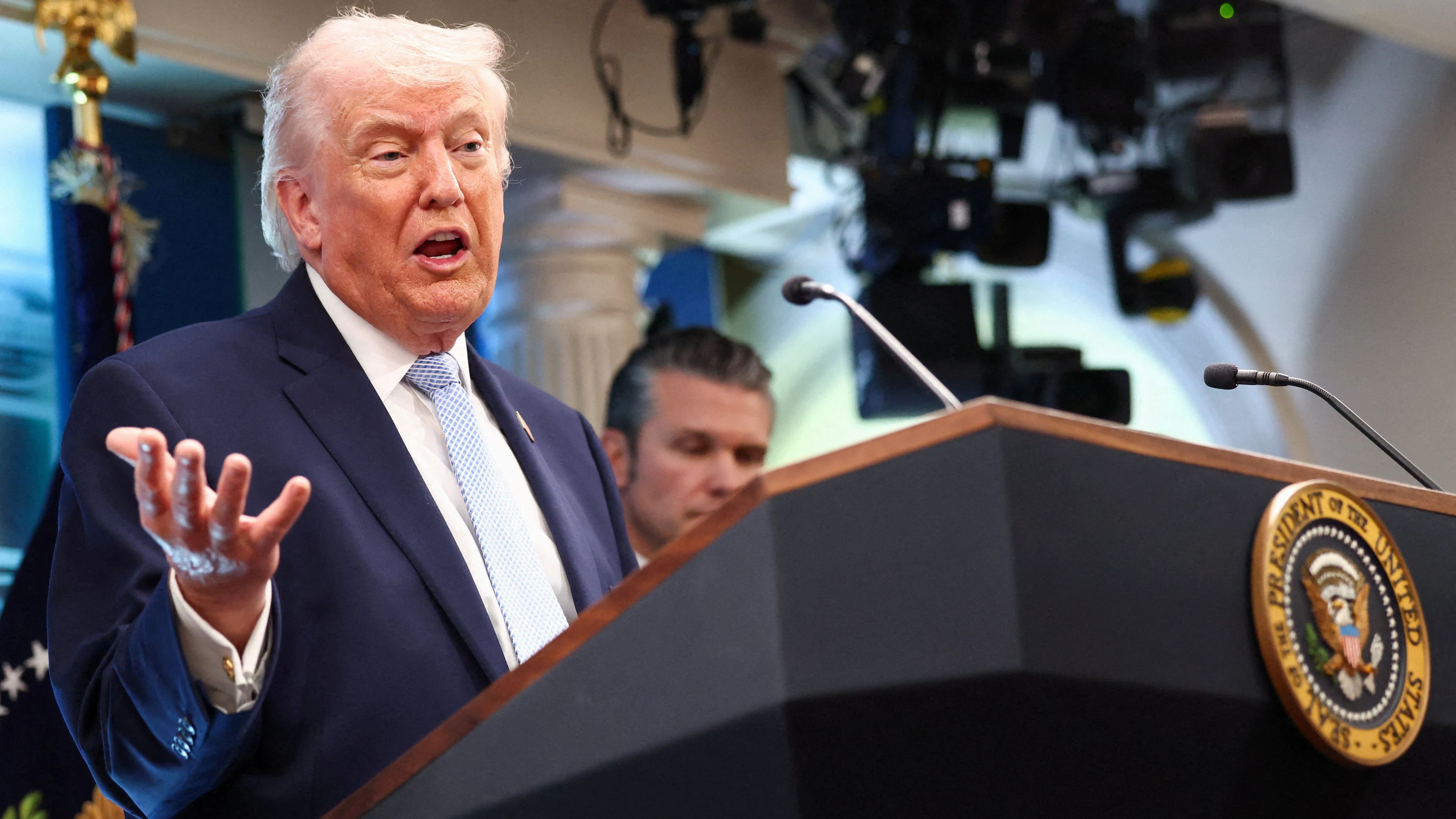 Liveblog Irankrieg: Trump will Angriffe auf Iran für zwei Wochen aussetzen