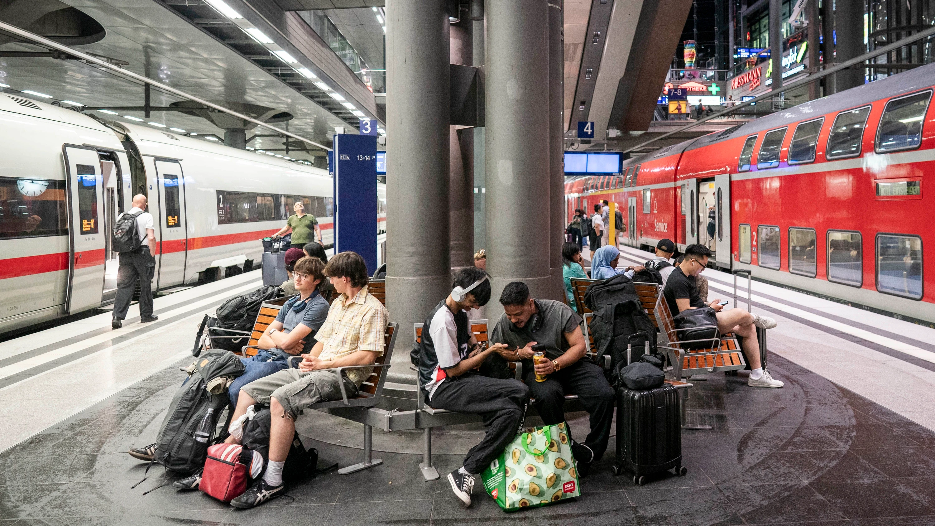 Deutsche Bahn: Wie kam es zum großen Zugausfall? Deutsche Bahn: Wie kam es zum großen Zugausfall?