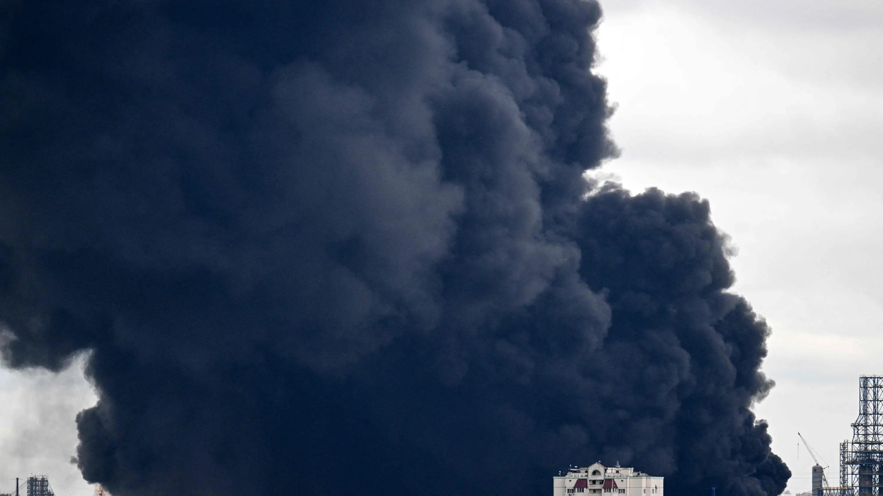 Before Midterms: Ukraine Pauses Strikes on Russian Refineries After Pressure From U.S.