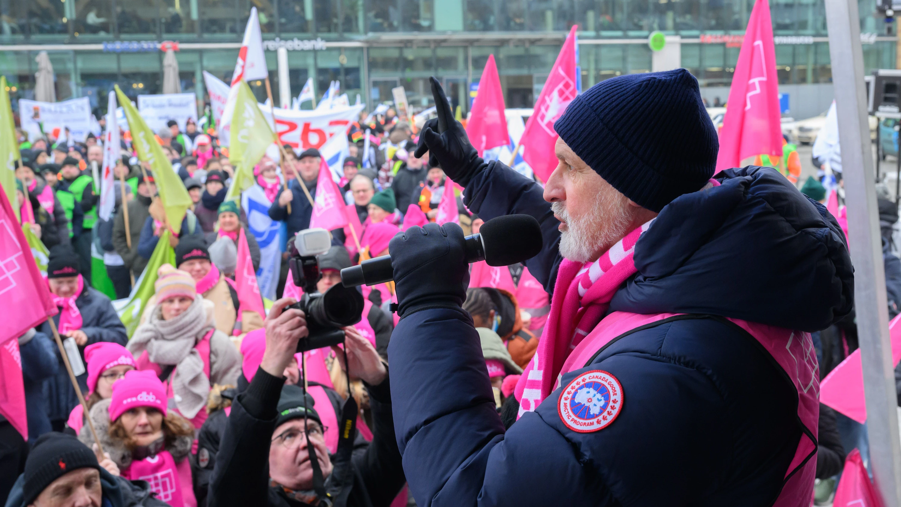 1000-Euro-Prämie: Hat die Koalition nicht an Beamte gedacht?