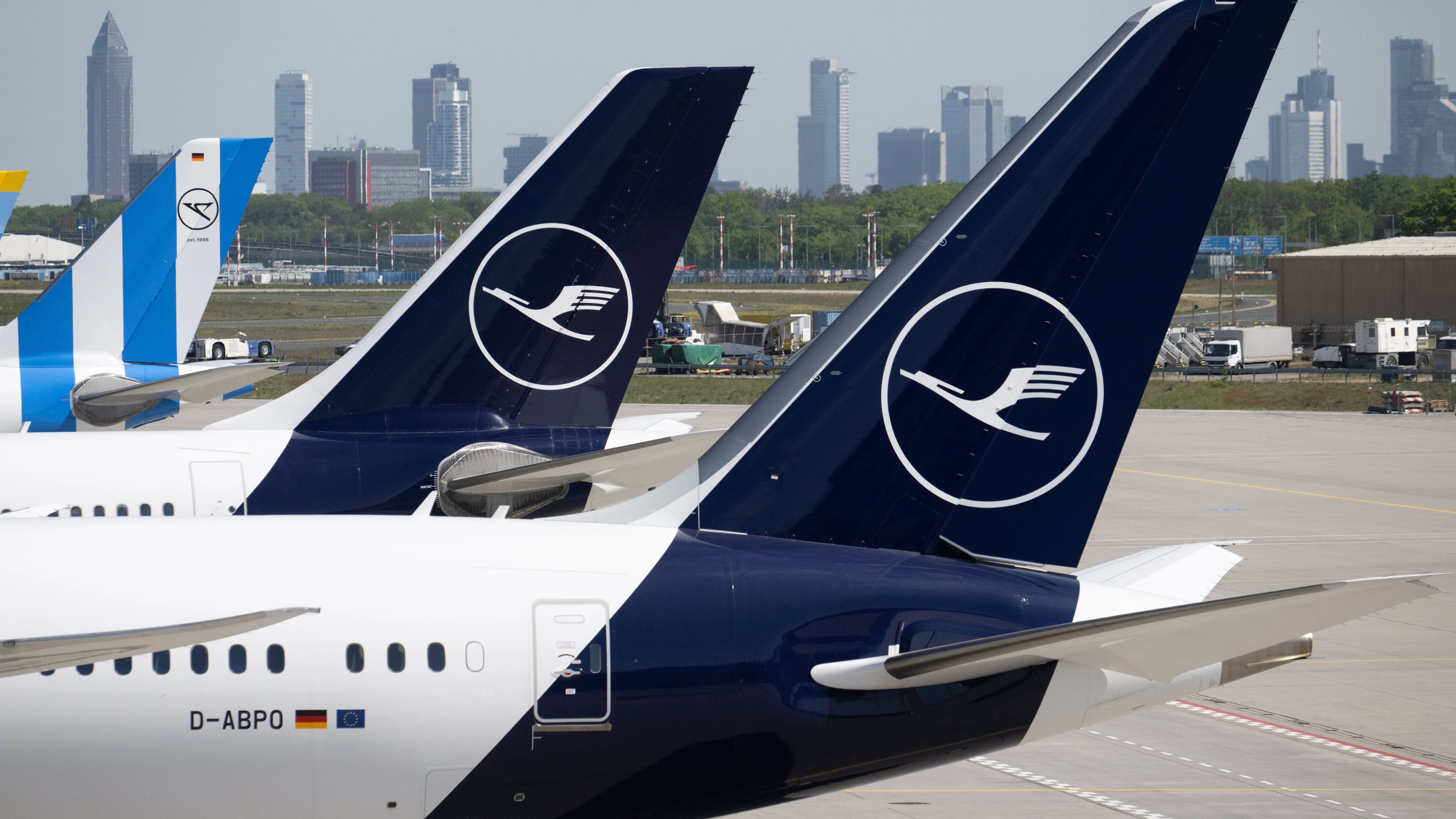 Business-Ticker: Lufthansa und Air Franche wollen Portugals Fluglinie TPA