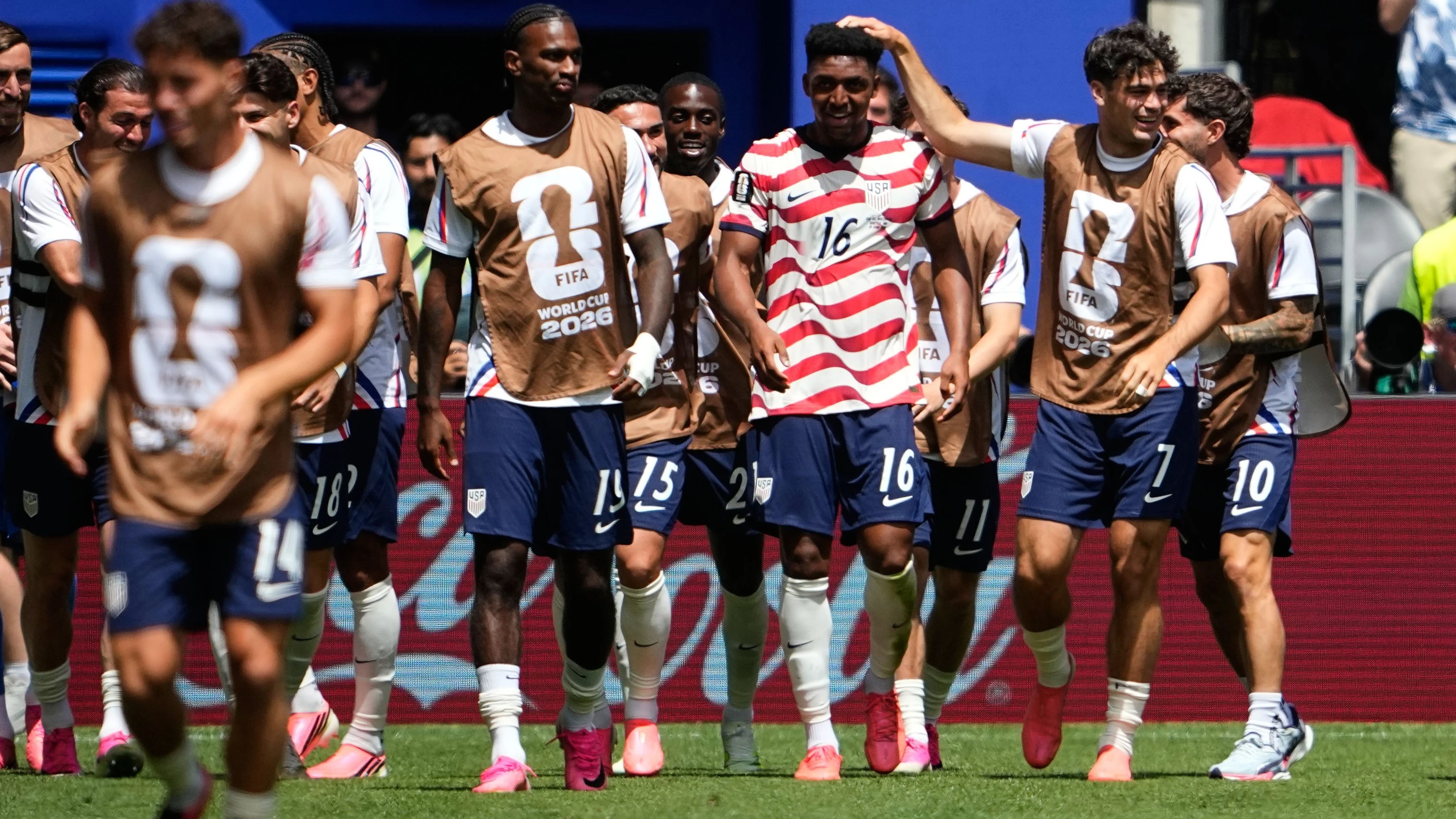 Die US-Boys ziehen in die nächste Runde ein. - AP Photo