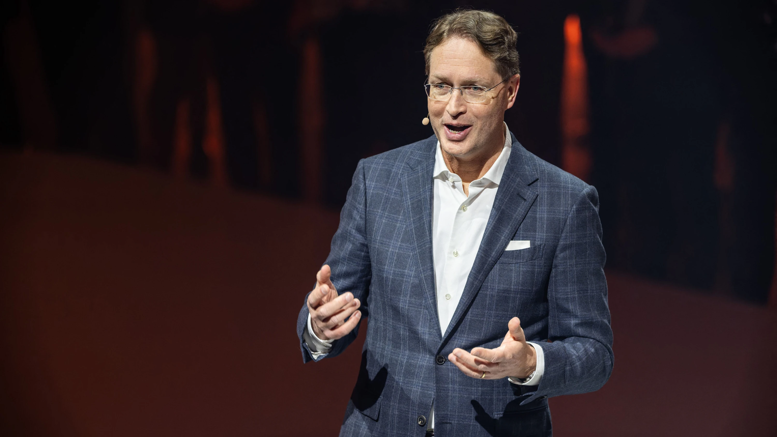 (+) Mercedes-Chef im Interview: „Die Logik durchbrechen“