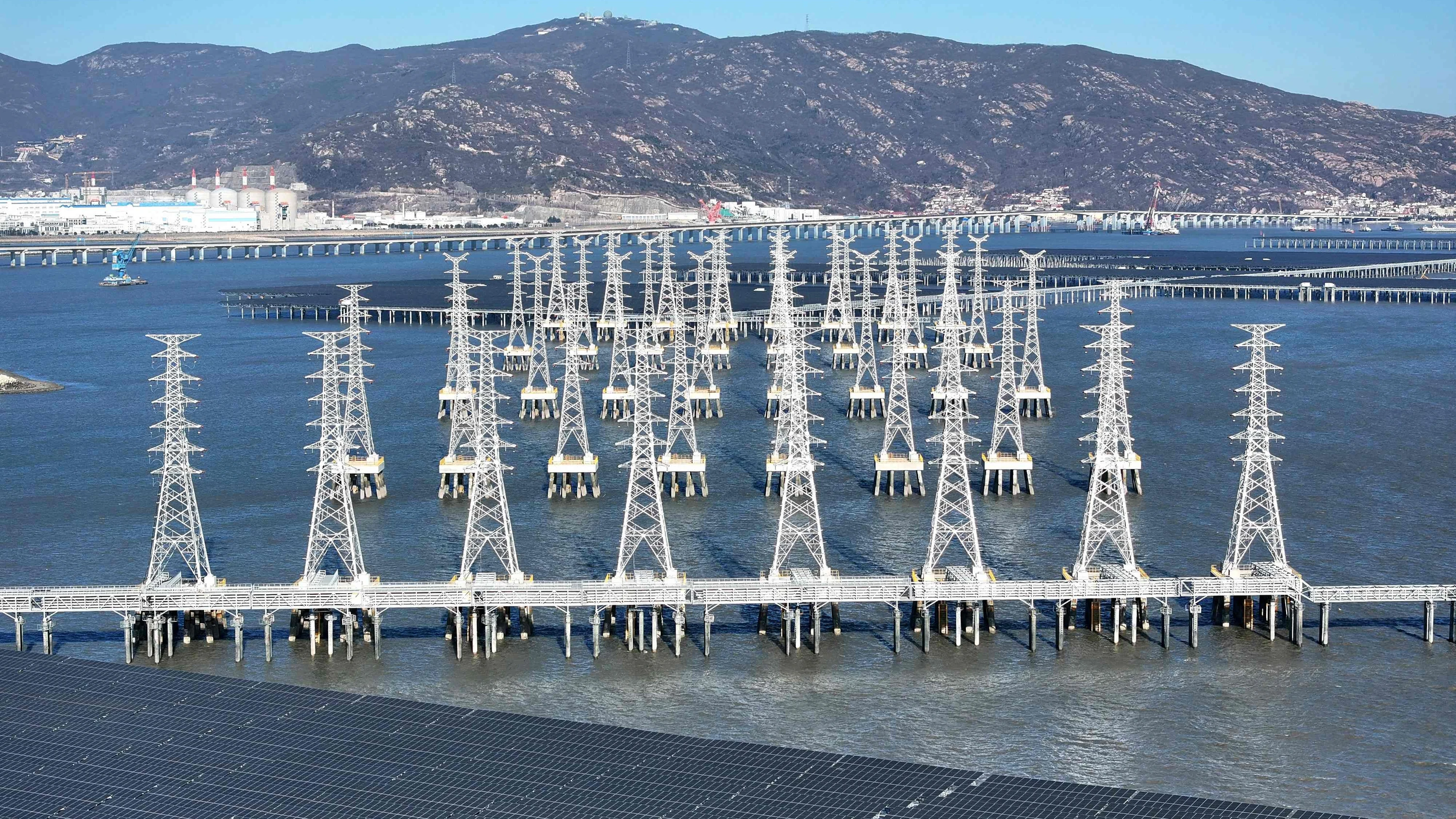 Investitionen in Erneuerbare: Hier ensteht das Zwei-Millionen-Kilowatt-Projekt Tianwan im Osten Chinas - AFP