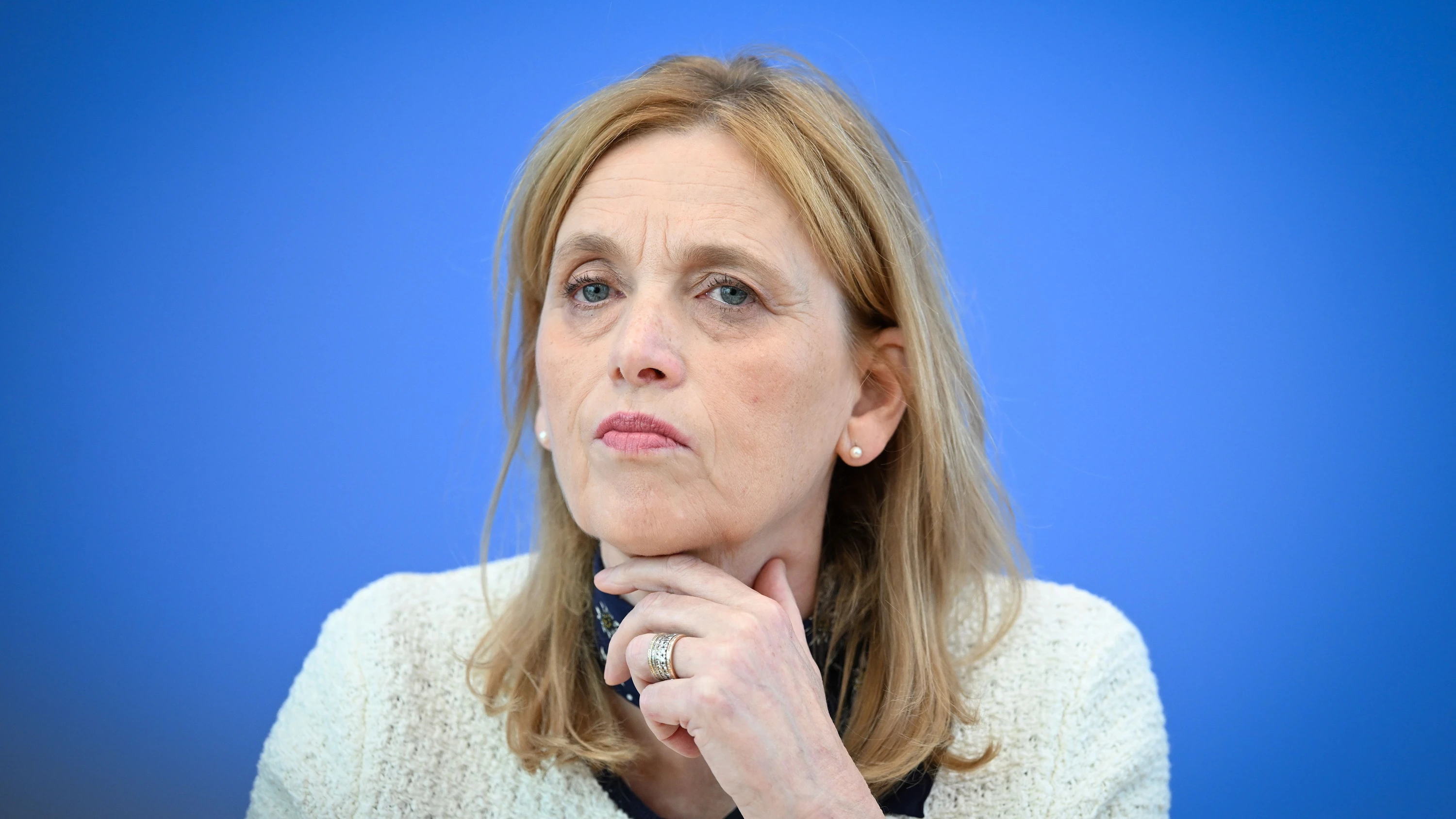 Deutschland-Liveblog: Schwesig: Prien soll nicht bei Alleinerziehenden sparen