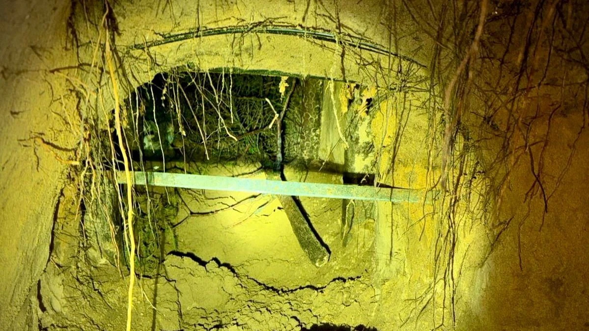 über 130 Festnahmen: Polen entdeckt Tunnel unter Grenzzaun zu Belarus über 130 Festnahmen: Polen entdeckt Tunnel unter Grenzzaun zu Belarus