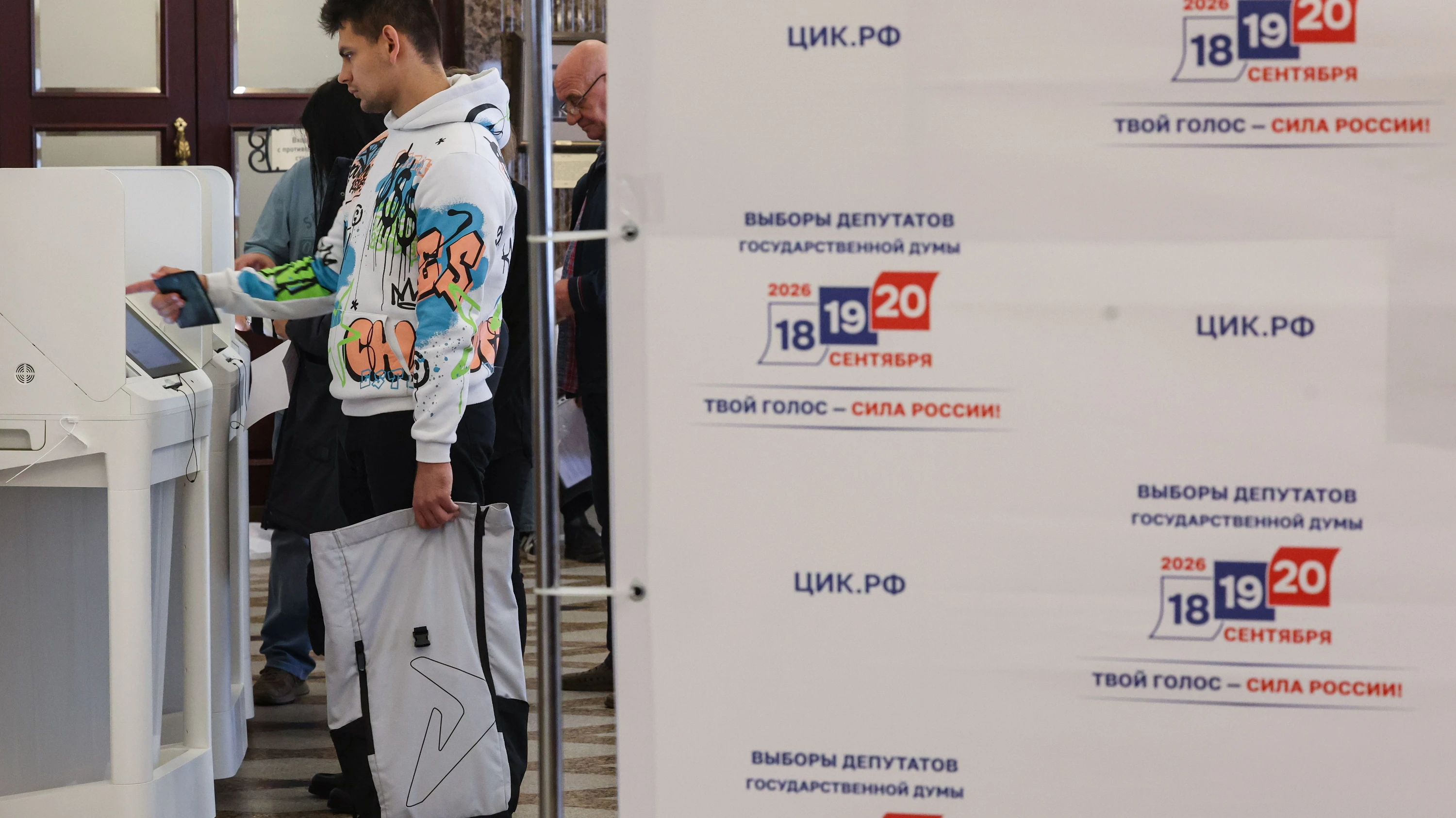Erstmals seit Invasion in Ukraine: Parlamentswahl in Russland hat begonnen