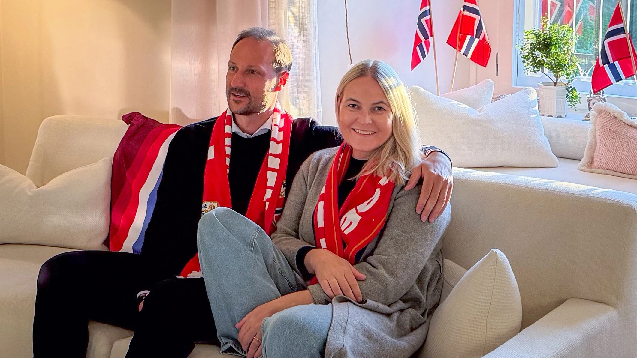 Anfang Juli veröffentlichte das Königshaus erstmals ein Bild von Mette-Marit und ihrem Mann Haakon nach der Transplantation. - AFP