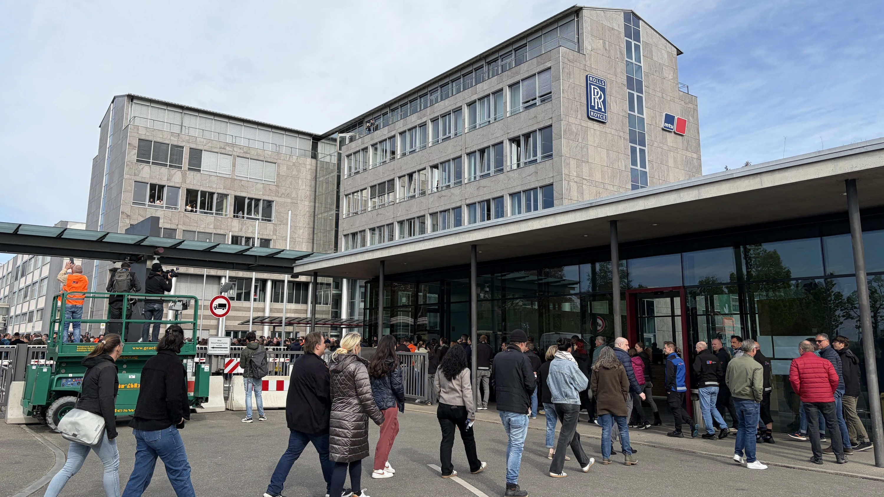 Motorenhersteller: Betriebsrat fürchtet um Entwicklerstellen bei Rolls-Royce am Bodensee