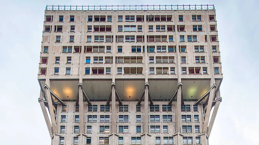 Torre Velasca: Beispiel einer nicht mehr ganz zeitgemäßen Betonschönheit