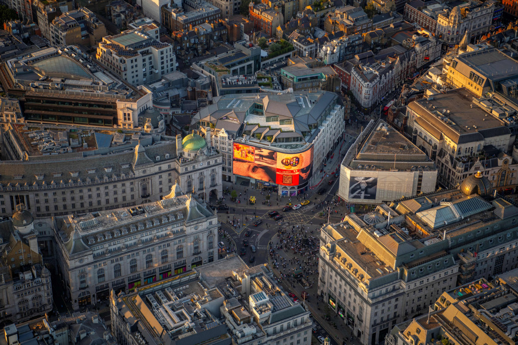 Inselgebäude „Lucent“ am Piccadilly Circus in London steht zum Verkauf