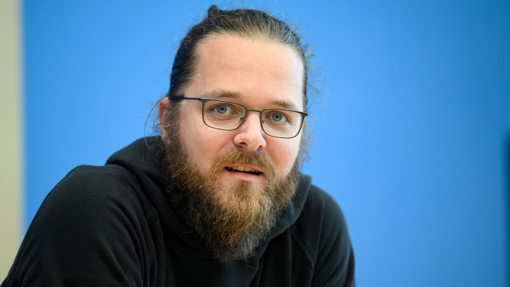 „Keine Weisung erteilt“: Oberbürgermeisterin äußert sich zu abgesagter Lesung