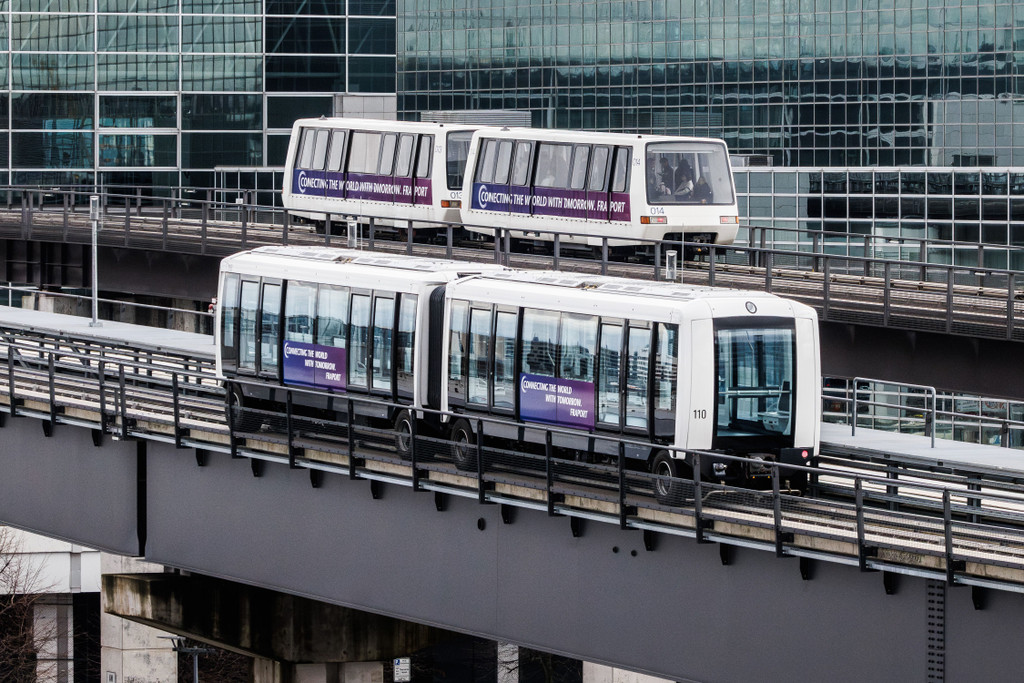 SkyLine-Bahn Fraport - Präsentation der neuen Sky Line-Bahn sowie der architektonisch eindrucksvollen Station am Terminal 1.