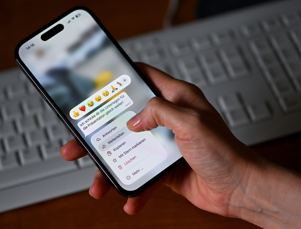 Weiterleitung privater Chat-Nachrichten an Dritte