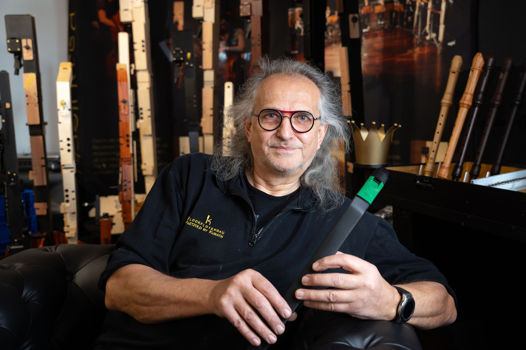 Joachim Kunath - Der Flötenbauer stellt in seiner Werkstatt in Fulda Blockflöten im 3D-Druckverfahren her.