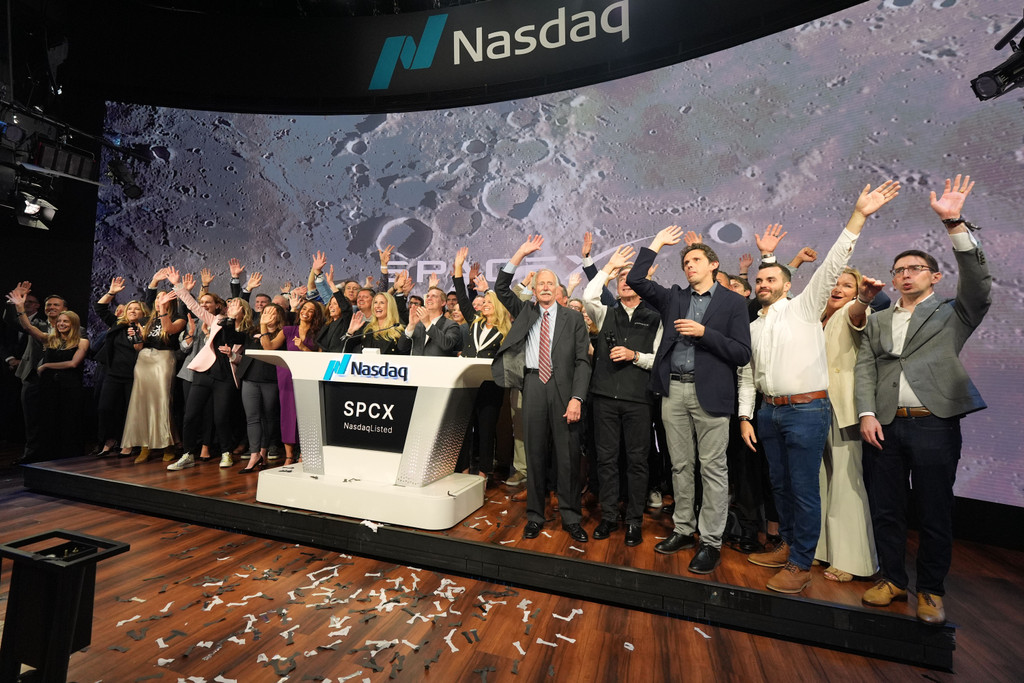 Warum SpaceX in passive ETF gehört – oder auch nicht